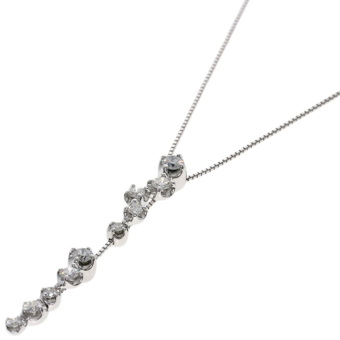 0.7Ct Diamond Necklace K18 White Gold 5.1G: 0.7Ct Diamond Necklace K18 White Gold 5.1G K18 White Gold Diamond Necklace with 0.7ct D Diamond. This elegant necklace showcases a 0.7ct D diamond set in K18 white gold, a high-purity gold alloy. The
