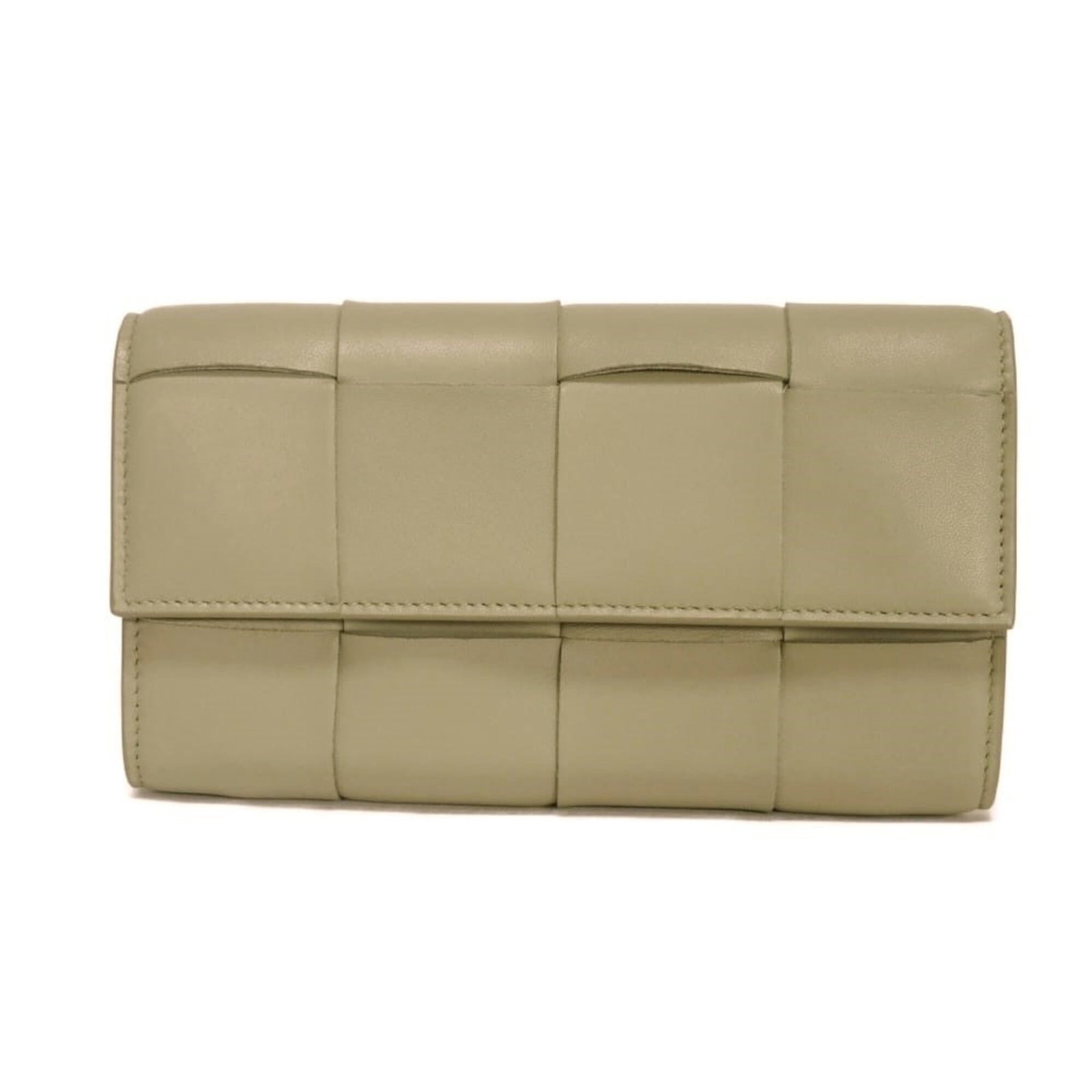 Intrecciato Bi-Fold Wallet Bottega Veneta: Intrecciato Bi-Fold Wallet Bottega Veneta Intrecciato woven in a bi-fold design, this Bottega Veneta wallet boasts a unique and stylish green hue. Made from the signature Intrecciato material, its