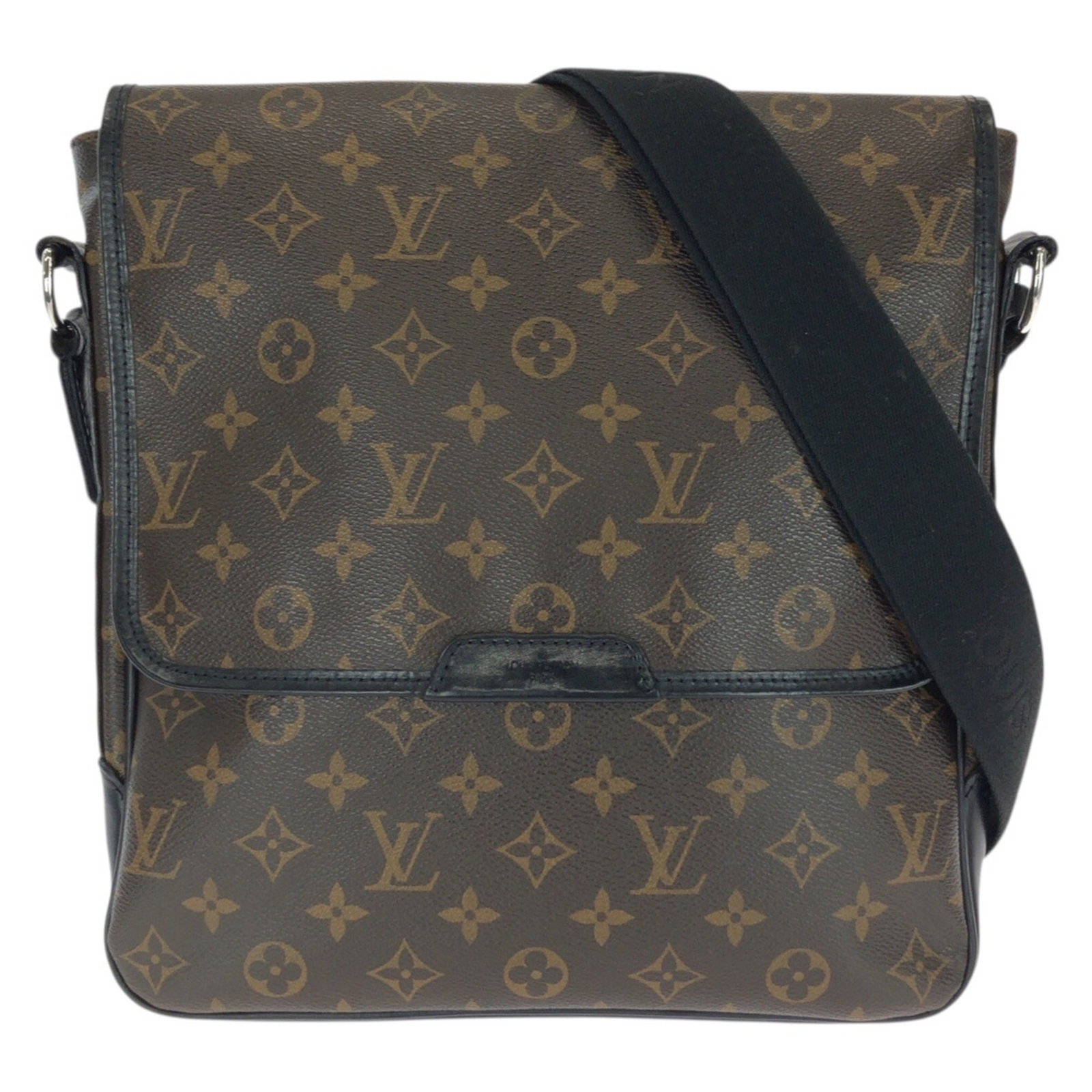Vuitton Messenger Bag Pvc Louis: Vuitton Messenger Bag Pvc Louis The Louis Vuitton Messenger Bag Pvc Louis is a stylish and functional bag made from durable PVC material, featuring the iconic Monogram Macassar pattern. Measuring