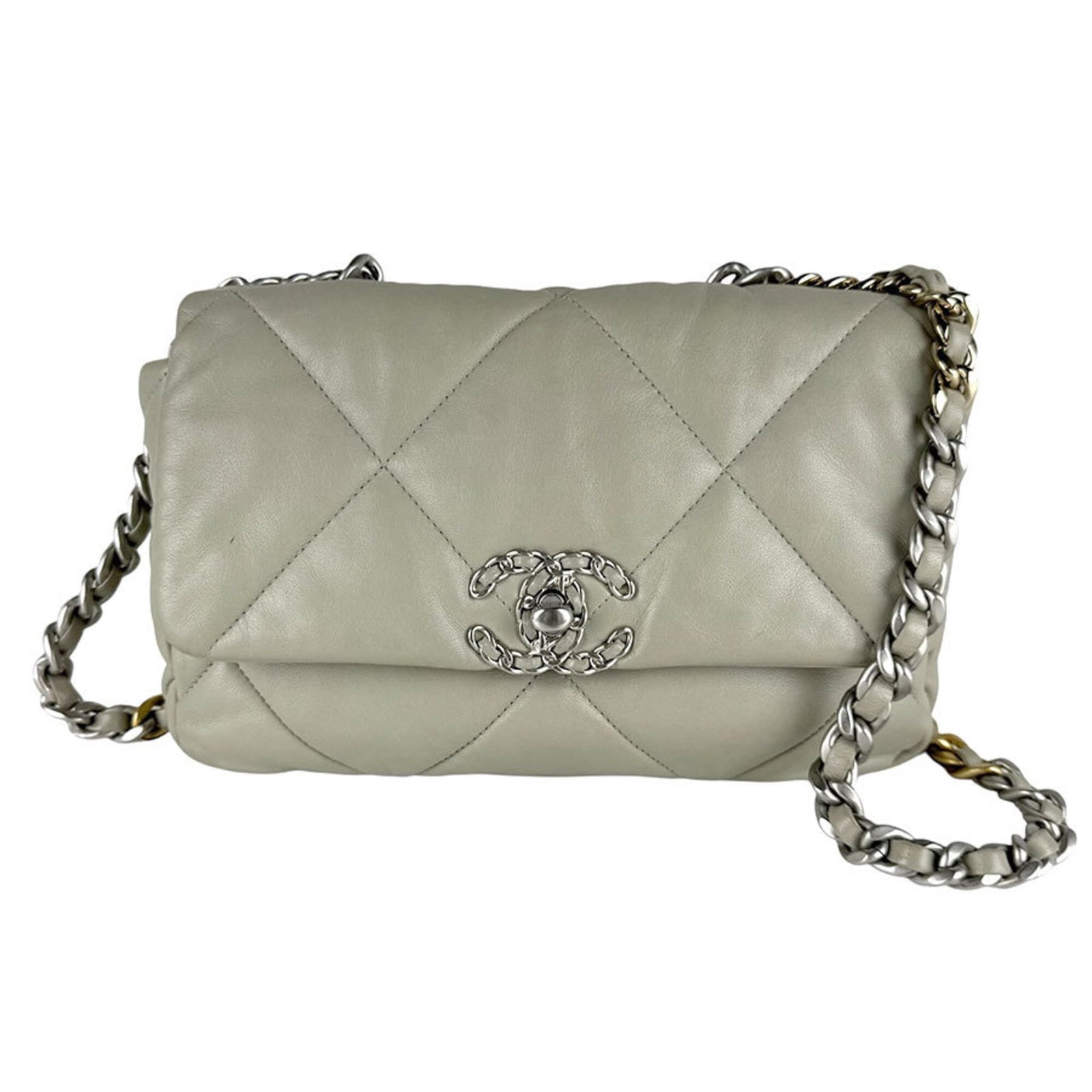 Shoulder Bag Leather Chanel: Shoulder Bag Leather Chanel Gray leather shoulder bag from Chanel, measuring 17cm x 25cm x 8cm, made from high-quality leather. This stylish bag features a classic design with clean lines and a