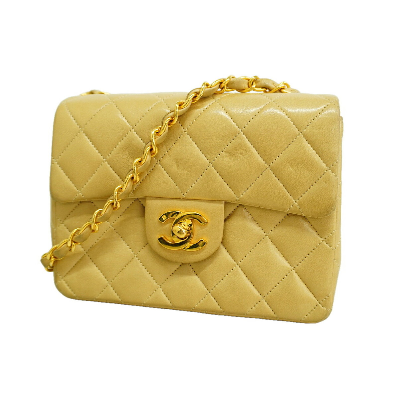 Shoulder Bag Leather Chanel: Shoulder Bag Leather Chanel This exquisite shoulder bag is crafted from luxurious lambskin leather, featuring a classic Chanel design with gold hardware. Measuring 15cm x 17.5cm x 6cm, it is a