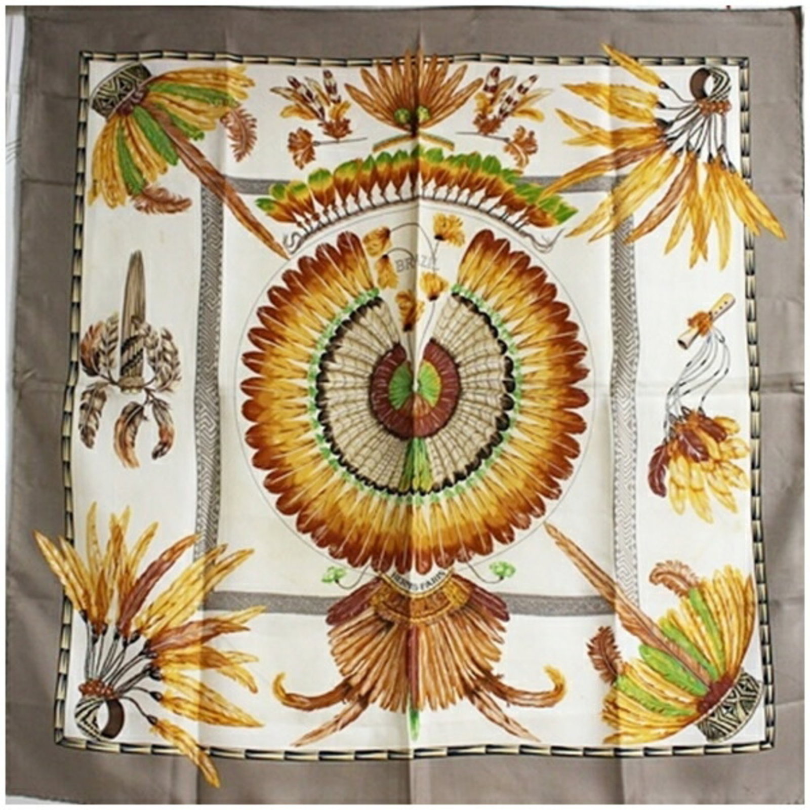Silk Hermes Scarf: Silk Hermes Scarf Silk from high-quality materials, this 88cm x 88cm scarf is crafted from 100% silk, offering a luxurious feel and appearance. The beige and off-white color combination provides a ver