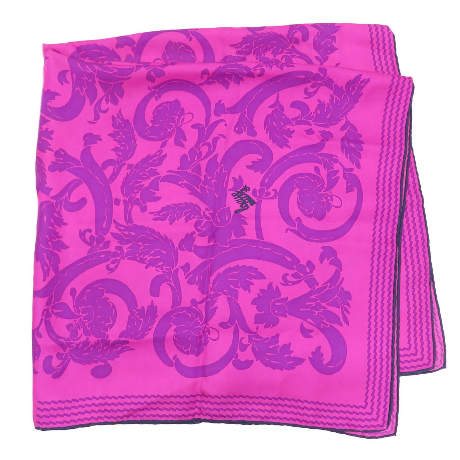 Silk Scarf Loewe: Silk Scarf Loewe Silk Scarf from Loewe, featuring a vibrant pink hue, measures 84cm x 86cm, and is crafted from high-quality silk. The scarf's elegant size and luxurious material make it a stylish acc
