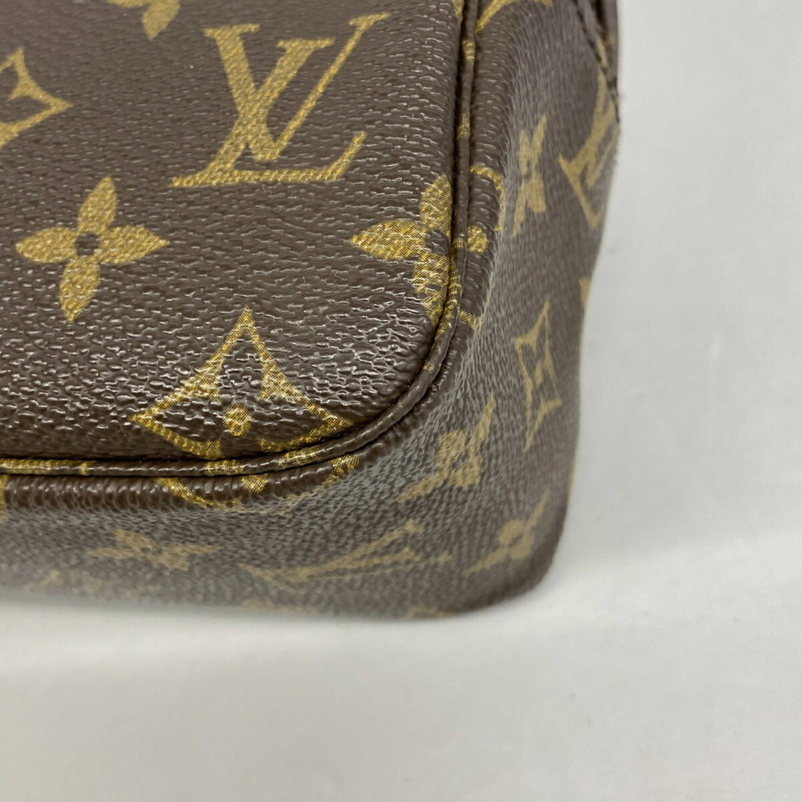 Louis Vuitton Pouch - 7