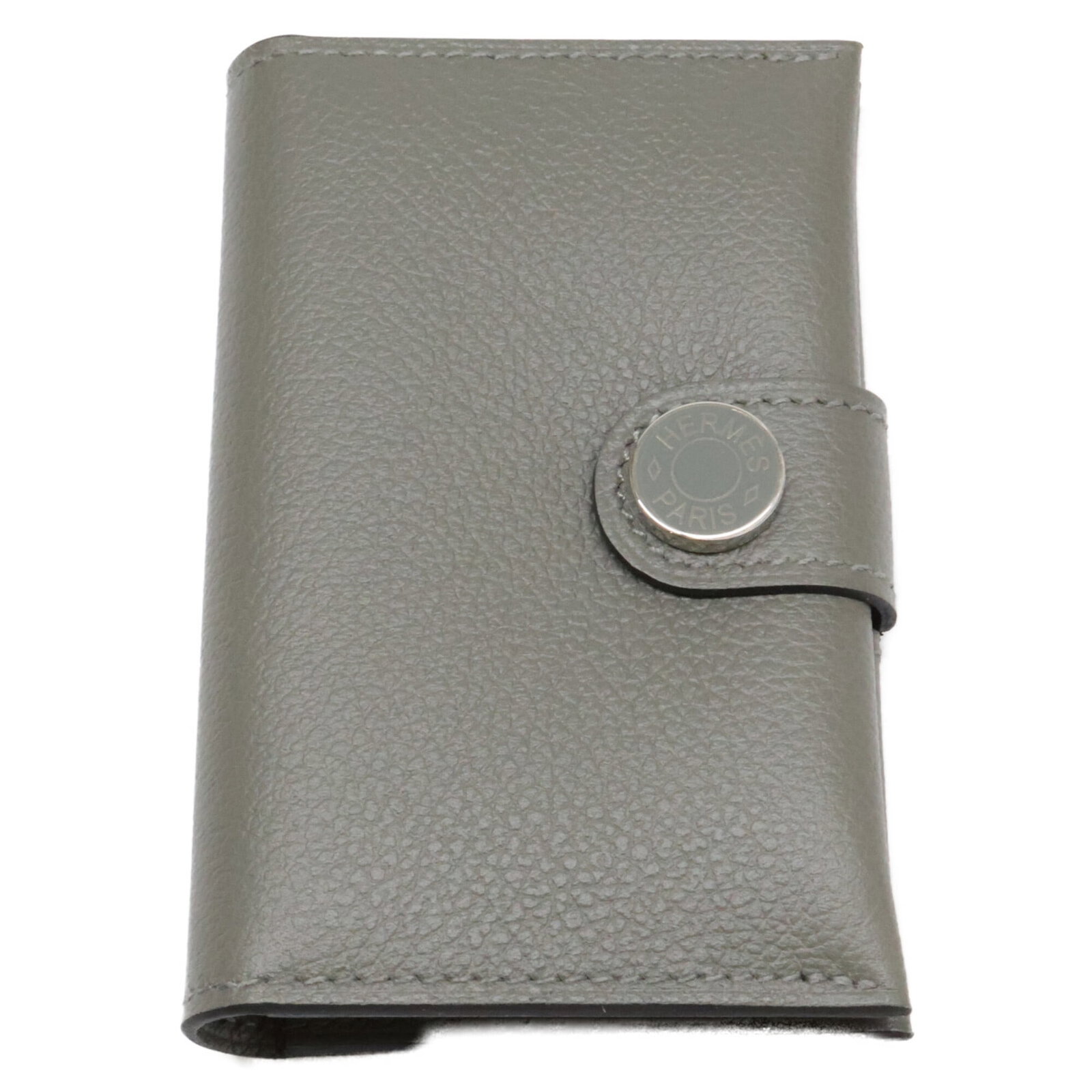 Card case Hermes: Card case Hermes The Hermes card case boasts a sleek design, measuring 7cm x 10.5cm x 1.5cm, with a compact size that fits perfectly in a purse or pocket. Its elegant dimensions and subtle style make 