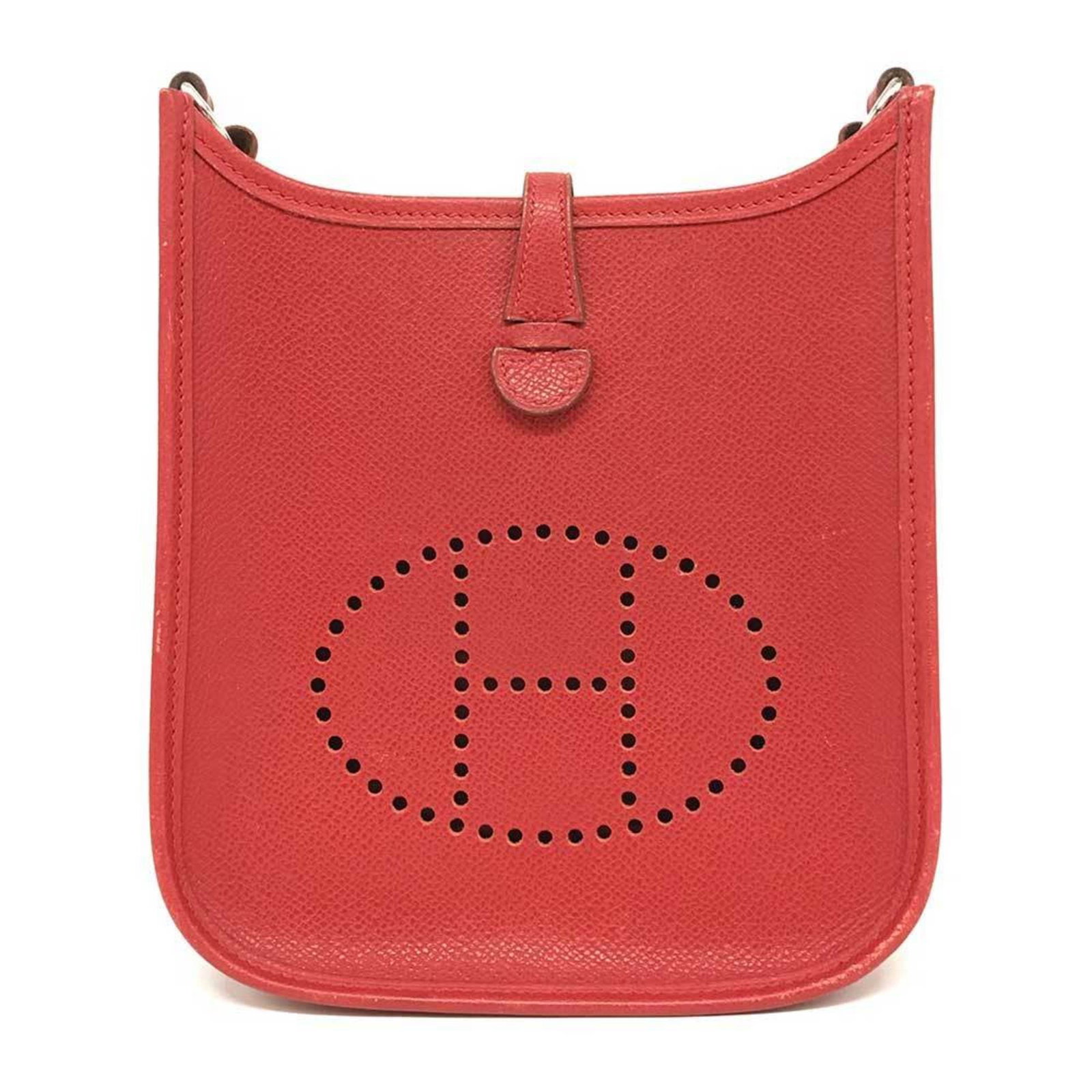 Shoulder Bag Pochette Hermes: Shoulder Bag Pochette Hermes Red color, 18cm x 17cm x 5cm, box and dust bag included. This Herm?s Pochette shoulder bag features a striking red color and comes with its original accessories. A