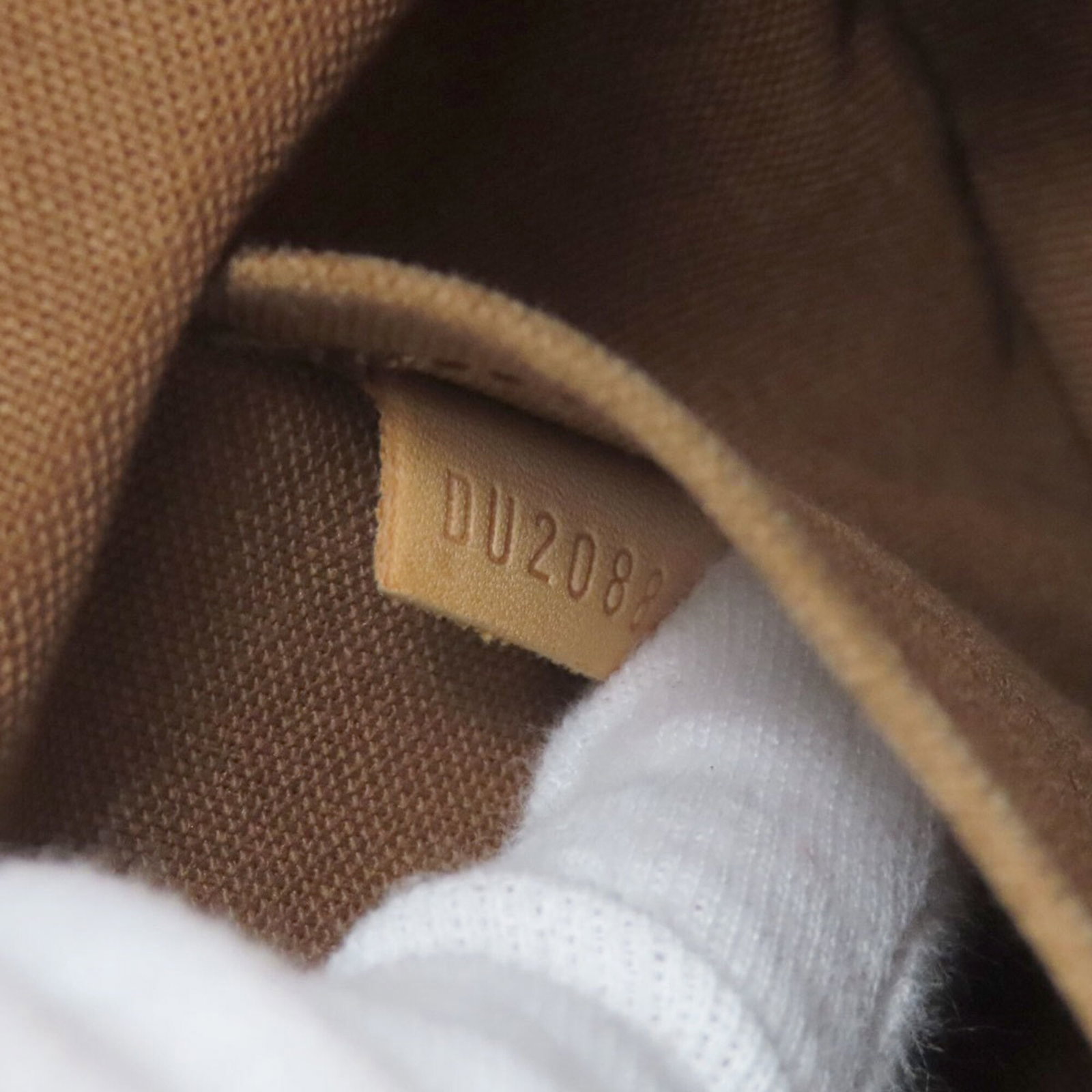Louis Vuitton Monogram Tote - 7