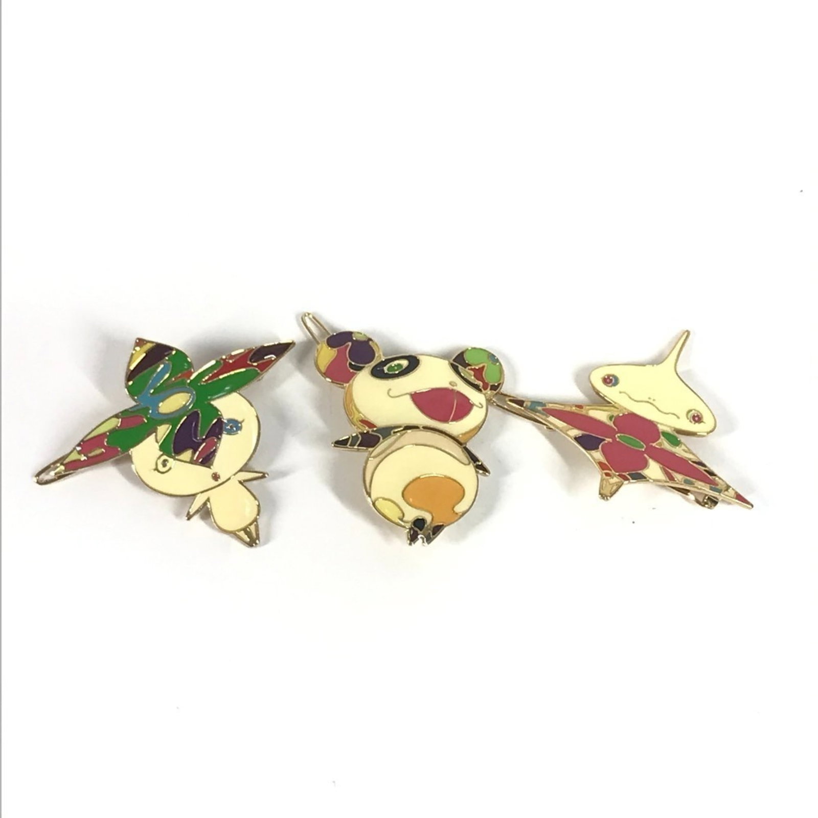Metal Barrette Louis Vuitton: Metal Barrette Louis Vuitton Metal Barrette Louis Vuitton bears a signature. Made from metal, this barrette features a multi-color design and is packaged in a box. Measuring 5cm x 4.09cm, it is a