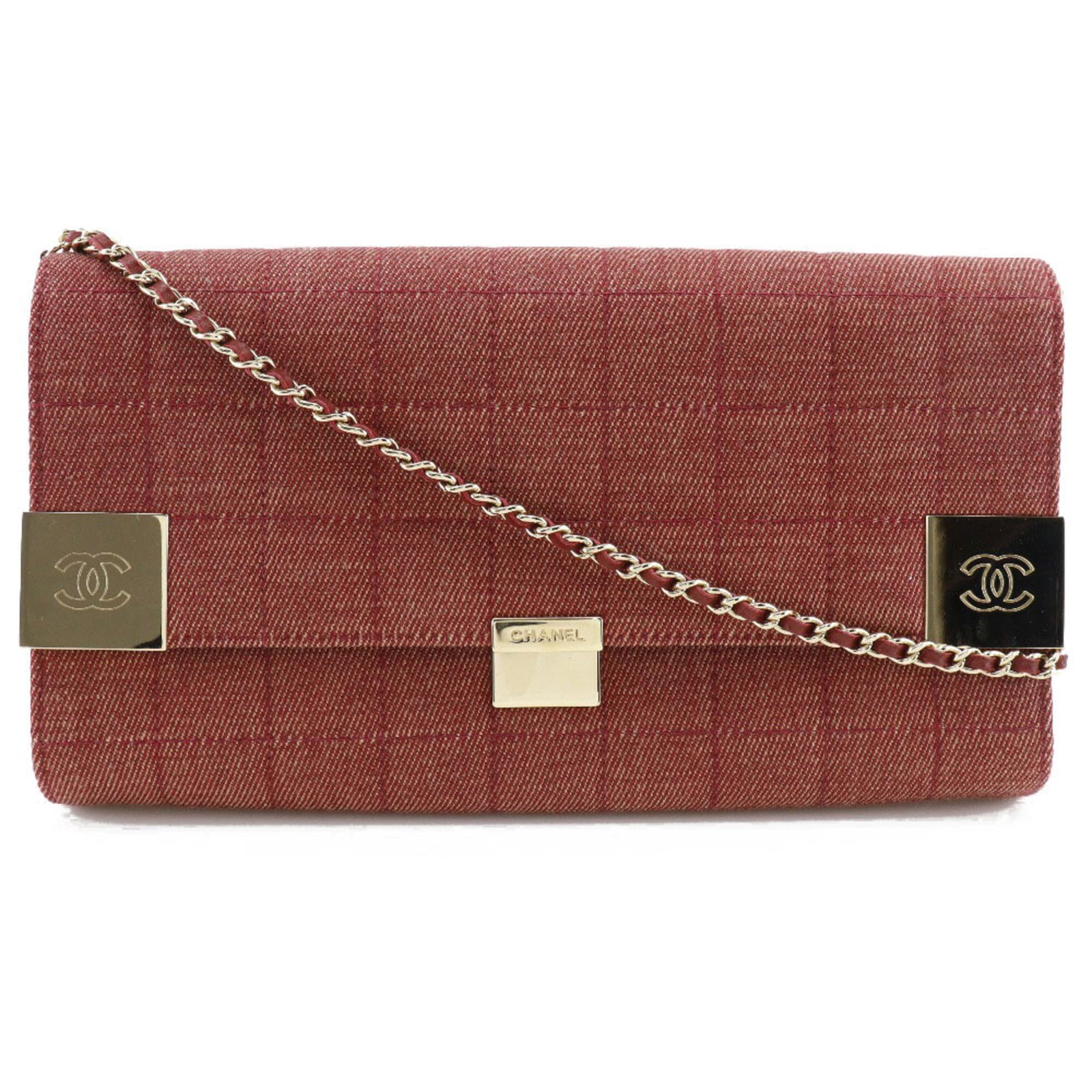 Canvas Cotton Shoulder Bag Chanel: Canvas Cotton Shoulder Bag Chanel Canvas Cotton Shoulder Bag in Red Color with Gold Hardware. This stylish shoulder bag is made from high-quality cotton canvas and features a striking red color with