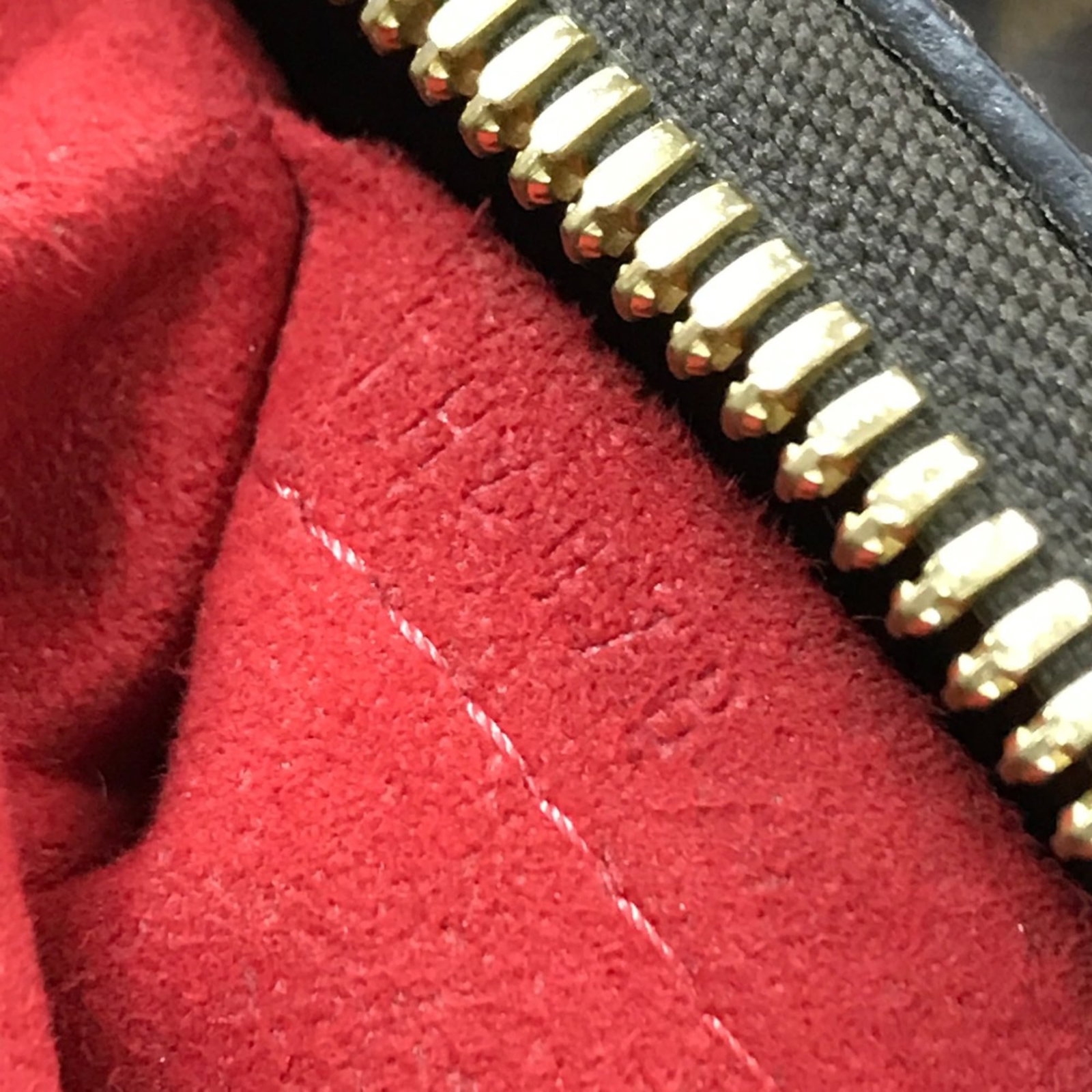 Louis Vuitton Handbag - 12