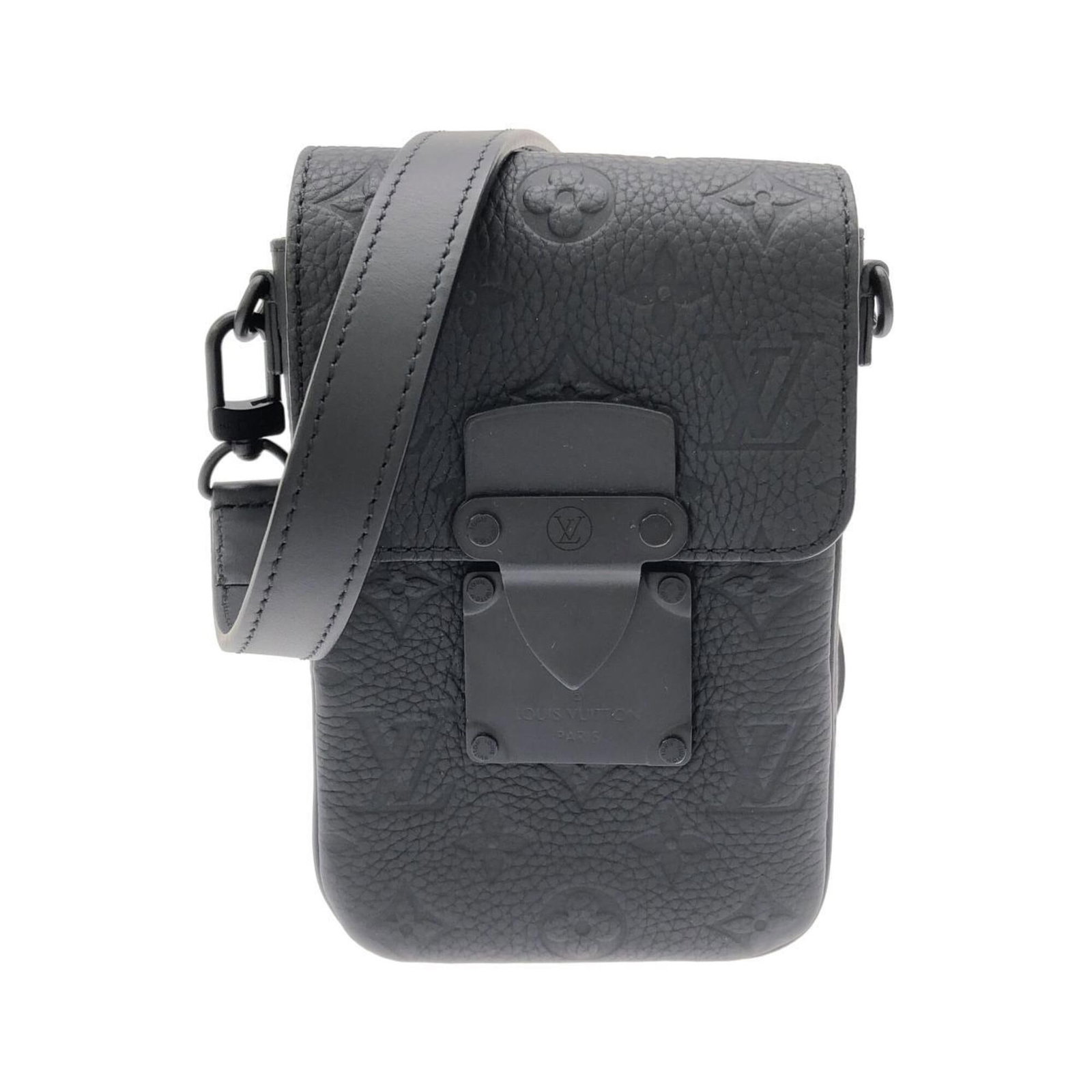 Shoulder Bag Leather Louis Vuitton: Shoulder Bag Leather Louis Vuitton This black leather shoulder bag from Louis Vuitton features a classic design with a timeless silhouette. Made from high-quality calfskin leather, it measures 18cm x 