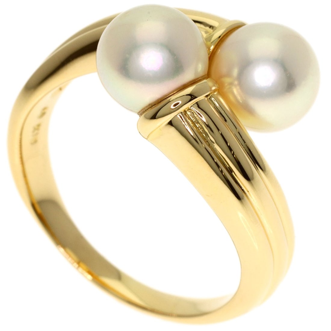 K18 Yellow Gold Pearl Ring Tasaki: K18 Yellow Gold Pearl Ring Tasaki K18 Yellow Gold Pearl Ring Tasaki boasts a stunning gold metal exterior with a prominent pearl as its main attraction. This exquisite piece is crafted from K18