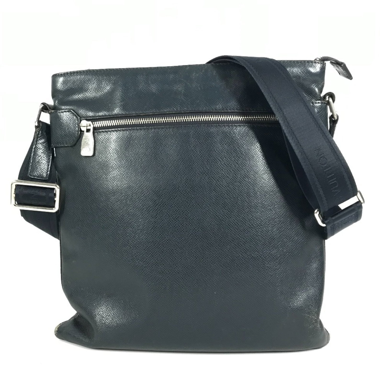Leather Taiga Pochette Bag Shoulder Louis Vuitton: Leather Taiga Pochette Bag Shoulder Louis Vuitton Navy Taiga leather makes this Louis Vuitton pochette bag a stylish and sophisticated accessory. The bag's Country of Origin is France, adding to its