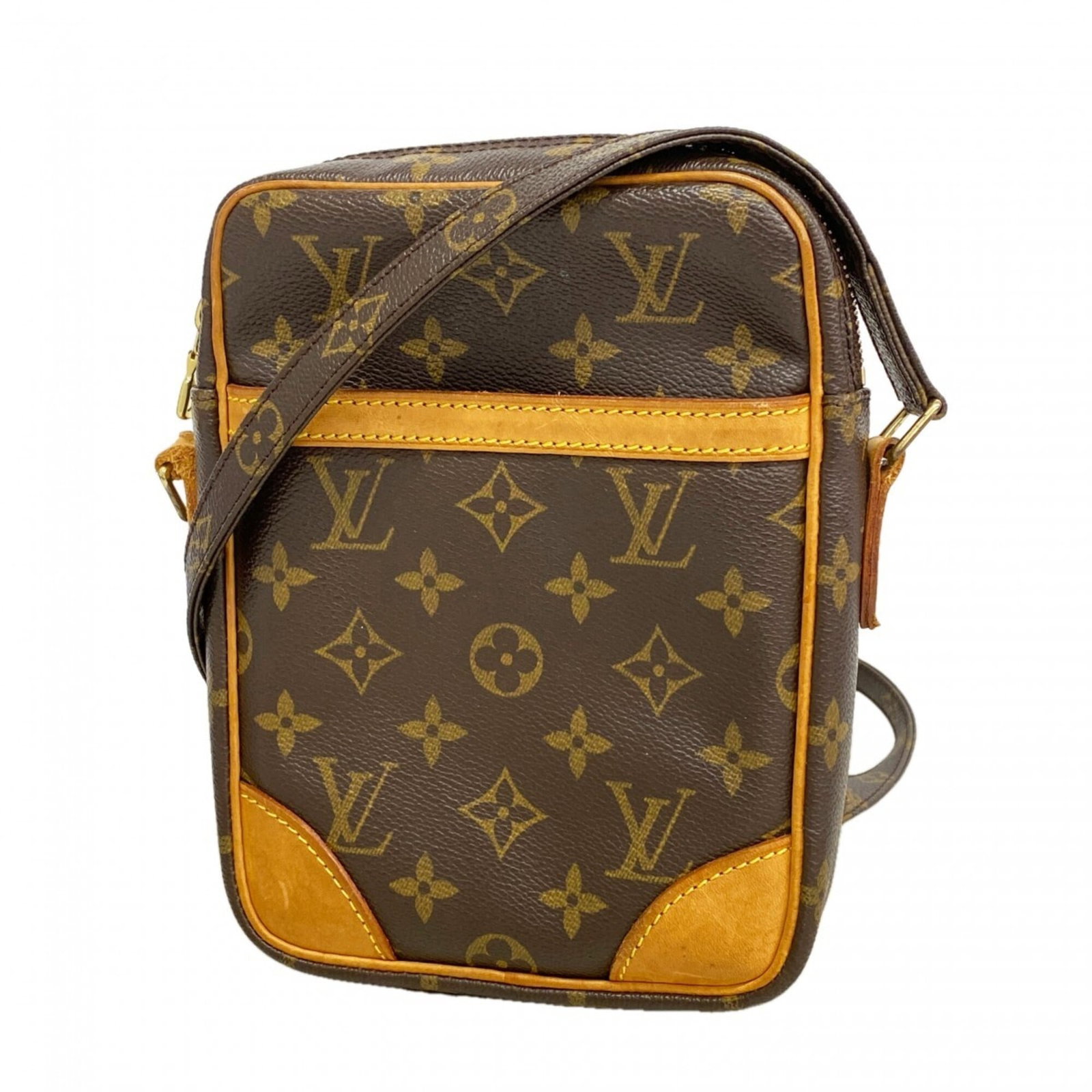 Shoulder Bag by Louis Vuitton: Shoulder Bag by Louis Vuitton Brown Louis Vuitton shoulder bag with a size of 21cm x 15cm x 5cm. The bag features a classic design with clean lines and a timeless aesthetic. Its compact size makes it