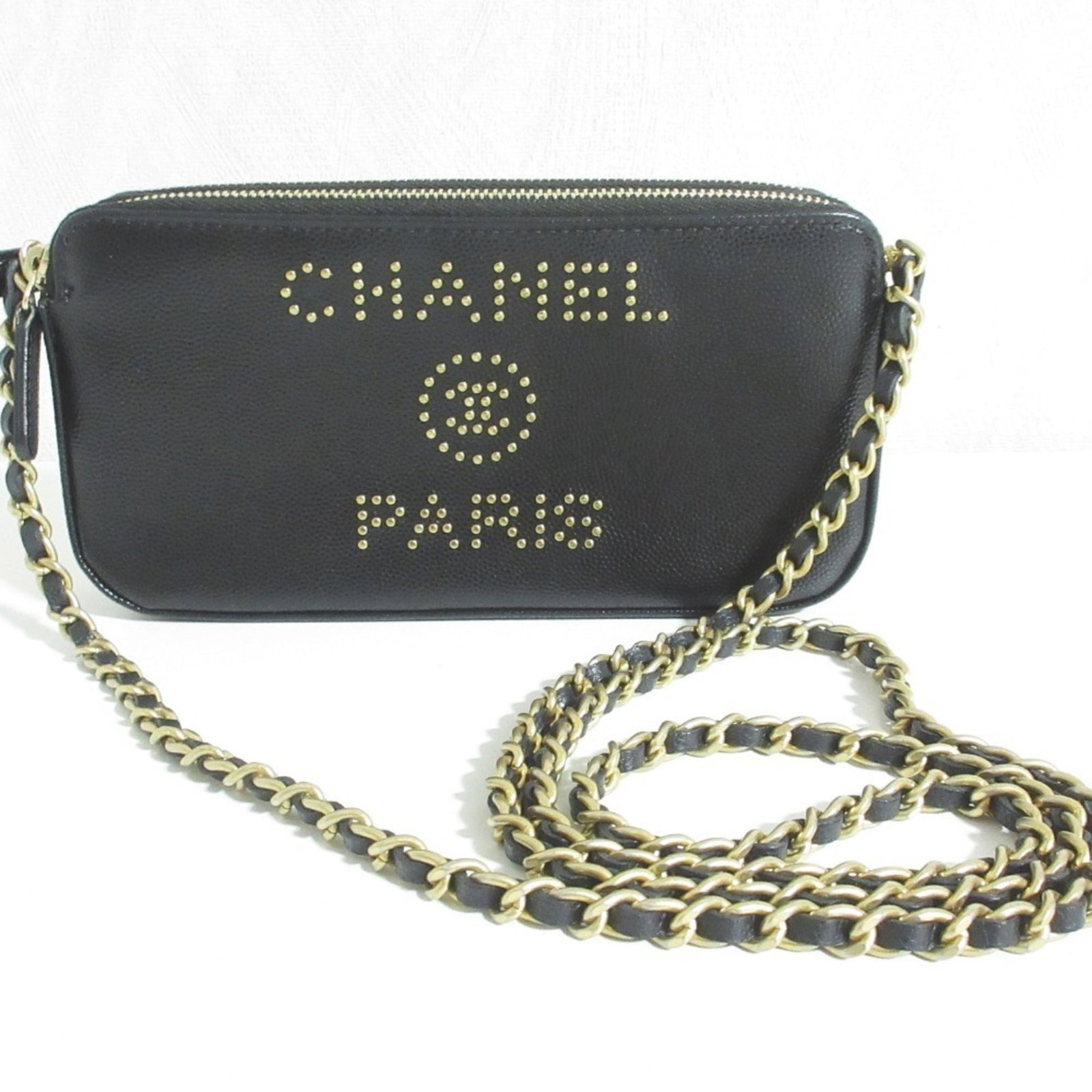 Calfskin Grained Chanel Bag Shoulder: Calfskin Grained Chanel Bag Shoulder Calfskin Grained Chanel Bag Shoulder is made from high-quality Grained Calfskin material, featuring a classic shoulder bag design. The bag measures 9.5cm x 19cm x 