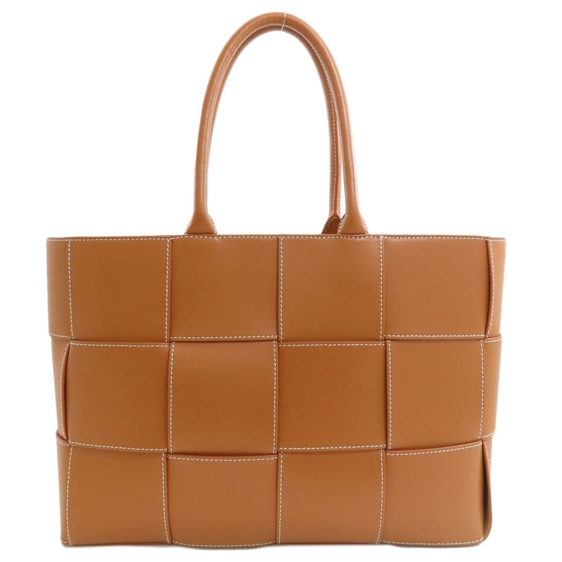 Bottega Veneta Arco Tote Bag Calf: Bottega Veneta Arco Tote Bag Calf Brown Bottega Veneta Arco Tote Bag Calf. This Bottega Veneta tote bag features a classic design with a signature Arco style, made from high-quality calf leather. The