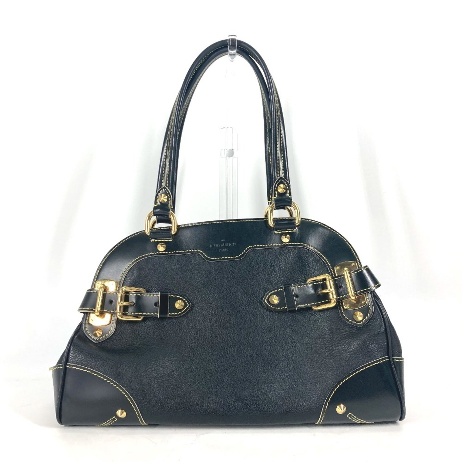 Louis Vuitton Handbag Shoulder Bag Suhali Leather: Louis Vuitton Handbag Shoulder Bag Suhali Leather The Louis Vuitton M95623 Suhali Leather shoulder bag boasts a sleek black design with an open outer pocket, perfect for adding a touch of