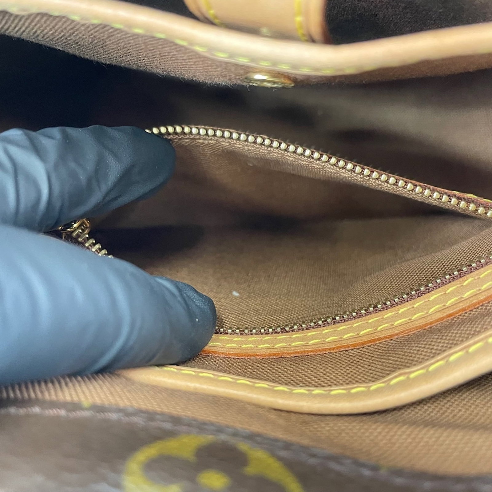 Handbag Louis Vuitton - 16