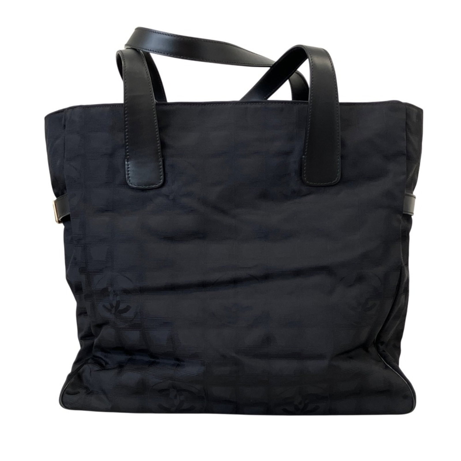 New Chanel Tote Bag Travel: New Chanel Tote Bag Travel New Chanel Tote Bag Travel in Black, 33cm x 35cm x 12.5cm, features a sleek design and durable construction, making it a versatile and practical choice for daily use. The