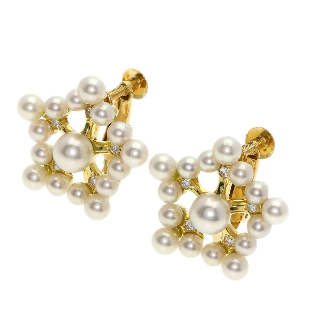 K18 Yellow Gold 0.08ct Pearl Diamond Earring 7.8g: K18 Yellow Gold 0.08ct Pearl Diamond Earring 7.8g K18 Yellow Gold 0.08ct Pearl Diamond Earring 7.8g is a delicate, 18k gold earring featuring two D-cut diamonds and a pearl, showcasing the beauty of K