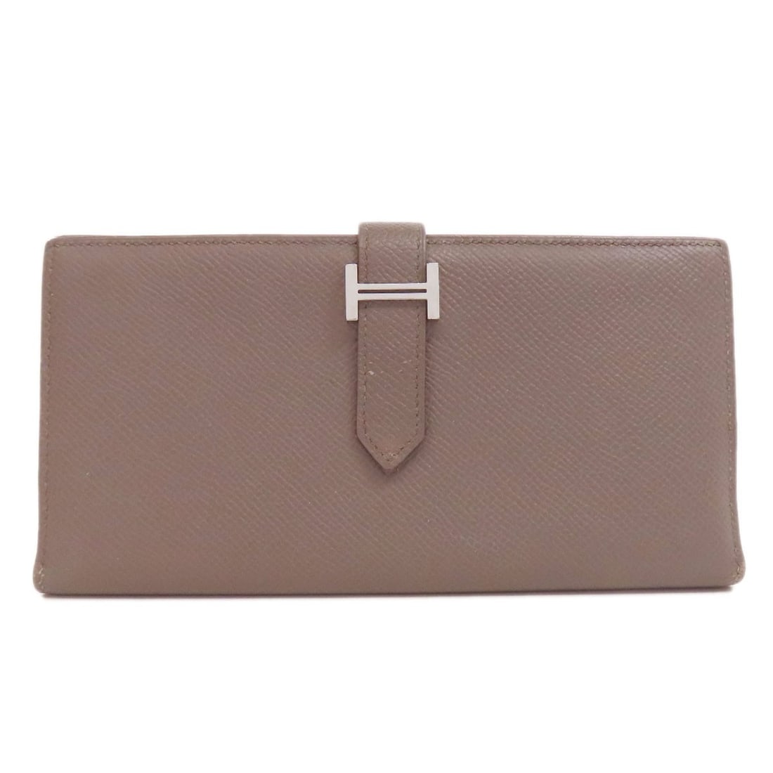 Hermes Bearn Soufflet Ethan Silverhardware Long Wallet (With Coin Pocket): Hermes Bearn Soufflet Ethan Silverhardware Long Wallet (With Coin Pocket) Ethan Silver hardware adorns this sleek Hermes Bearn Soufflet long wallet, featuring a distinctive gray exterior with a coin