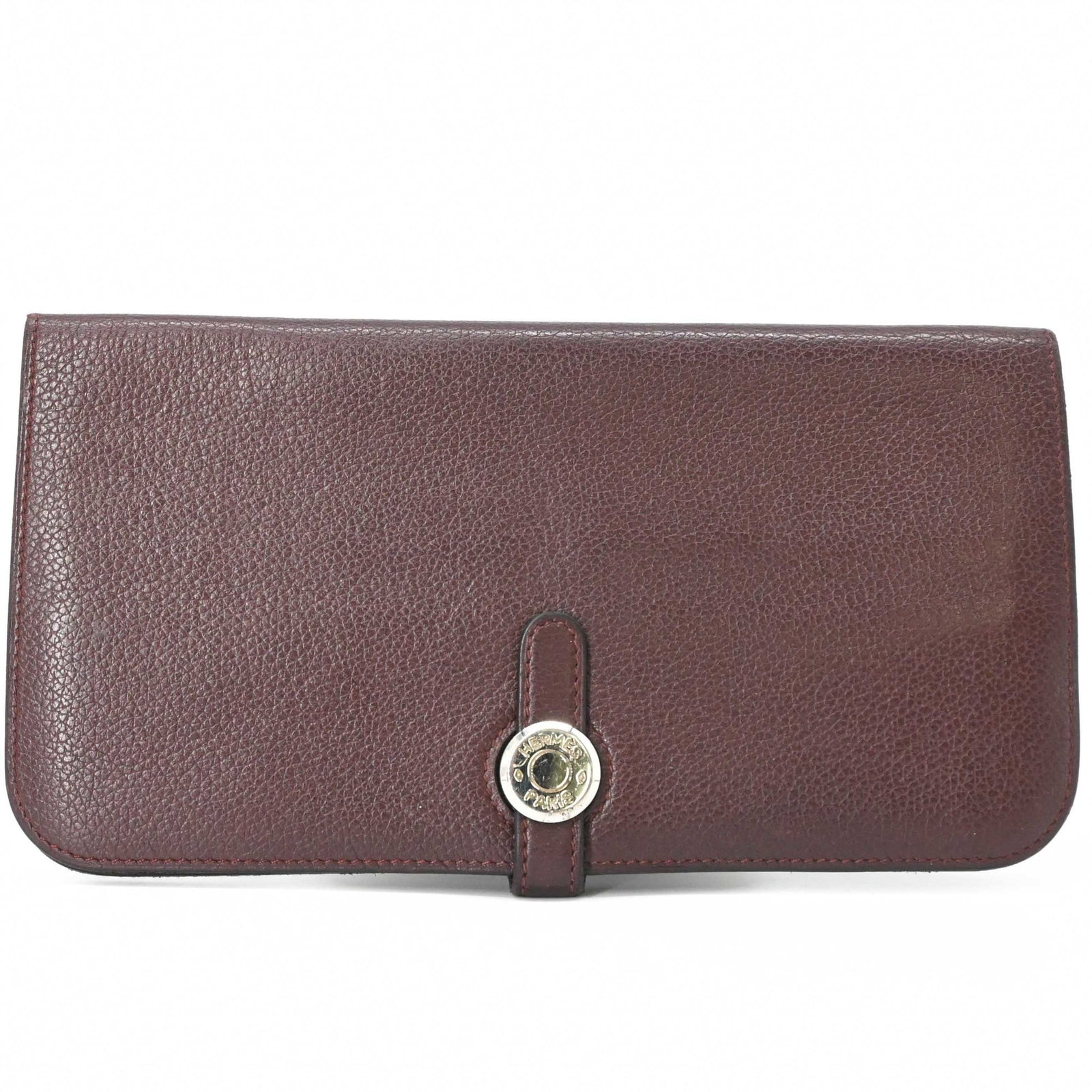 Taurillon Clemence Leather Bi Fold Wallet Hermes: Taurillon Clemence Leather Bi Fold Wallet Hermes Taurillon Clemence leather provides a rich, luxurious feel to this bi-fold wallet, while its brown color adds a touch of sophistication. With a