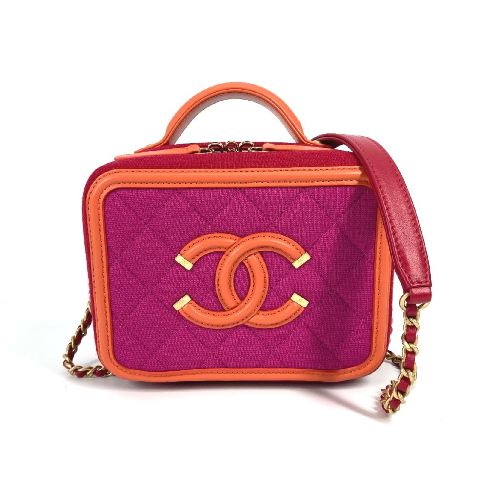 Shoulder Bag Chanel Other: Shoulder Bag Chanel Other Red Chanel shoulder bag with a signature, measuring 16cm x 12cm x 7.5cm and a shoulder strap length of 49.4cm. The bag's material and color are described as "Other" and