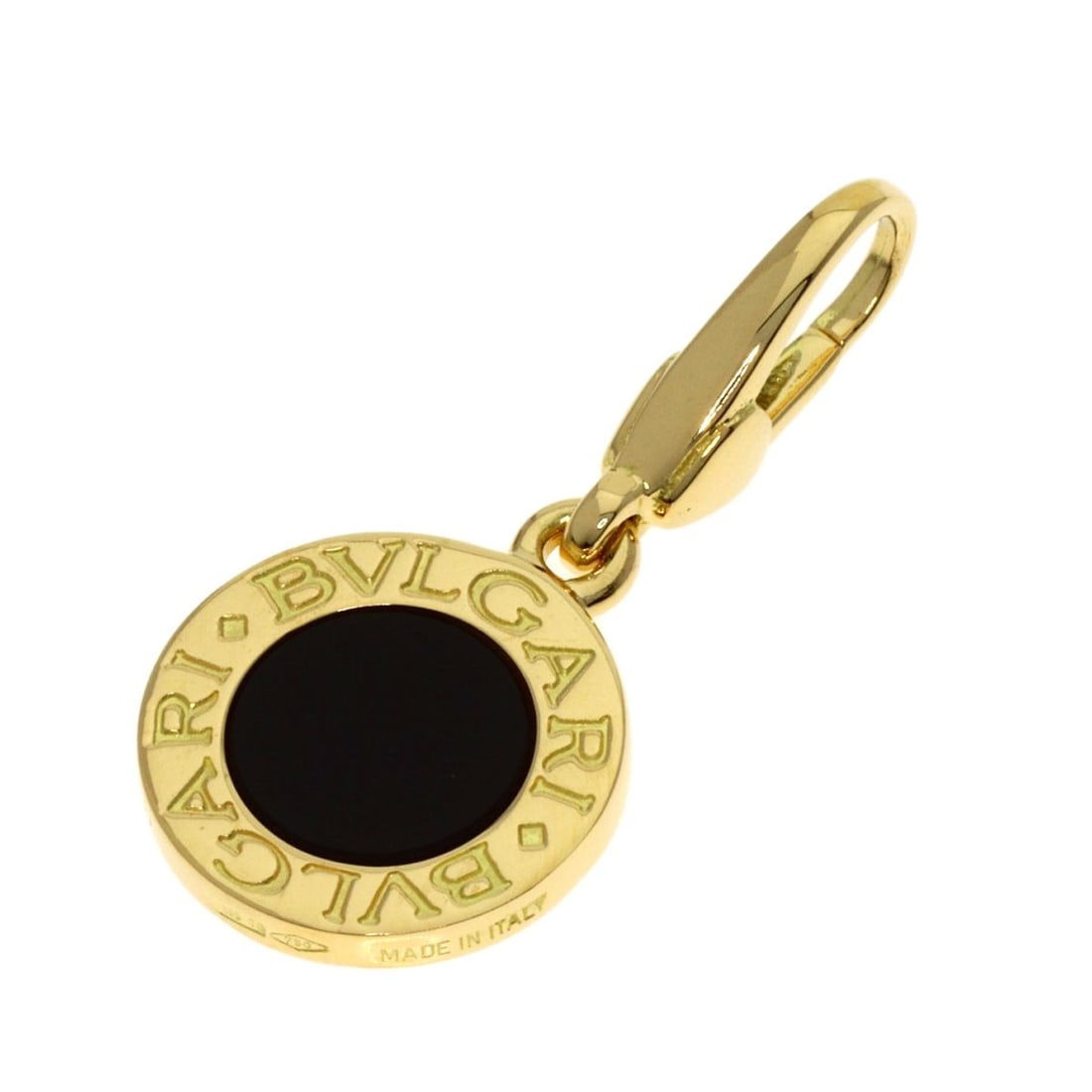 Yellow Gold Pendant Onyx K18 Top Bvlgari: Yellow Gold Pendant Onyx K18 Top Bvlgari K18 Yellow Gold Pendant Onyx BVLGARI features a striking combination of 18k gold and onyx in a sleek pendant top design. The K18 purity ensures a high level of