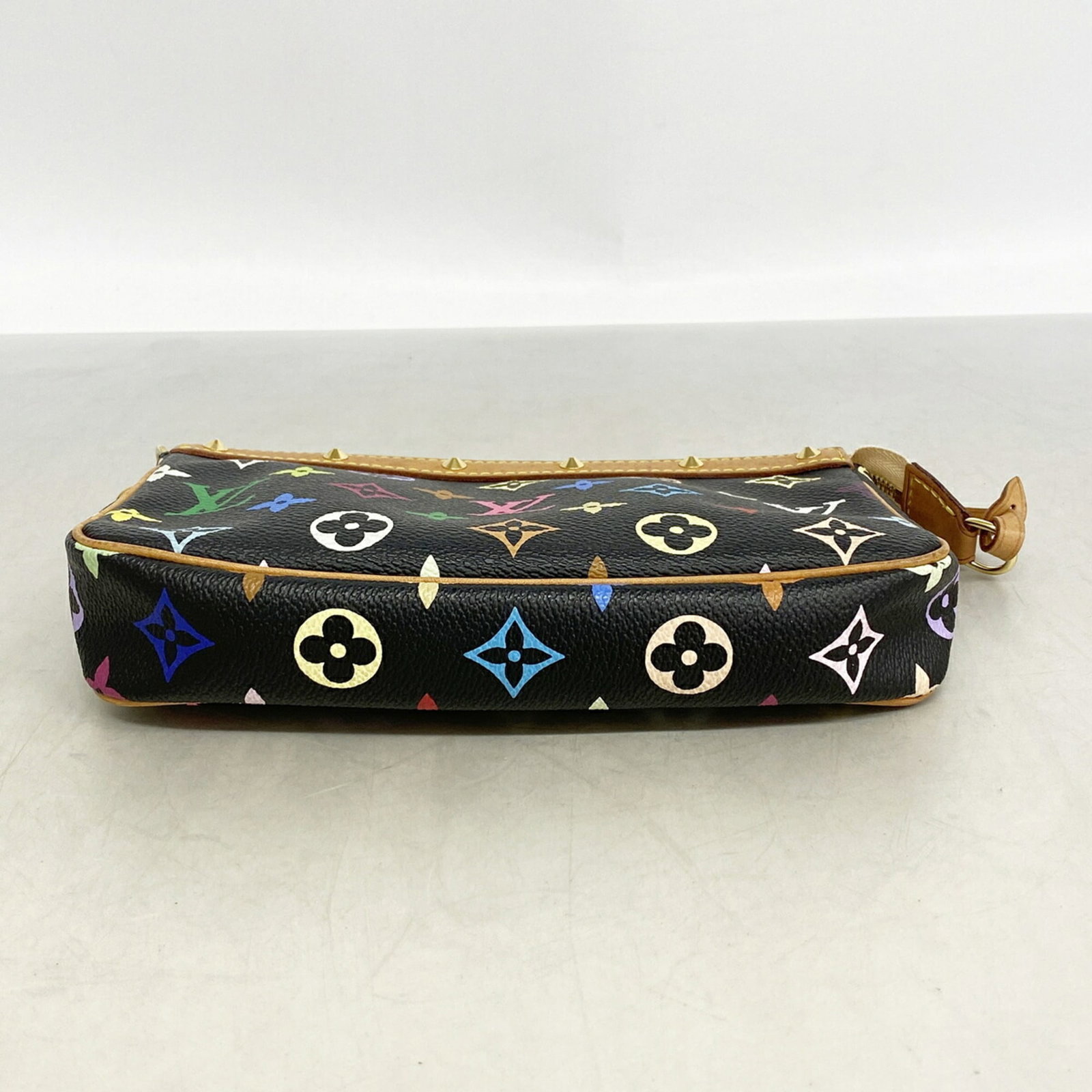 Louis Vuitton Pouch - 3
