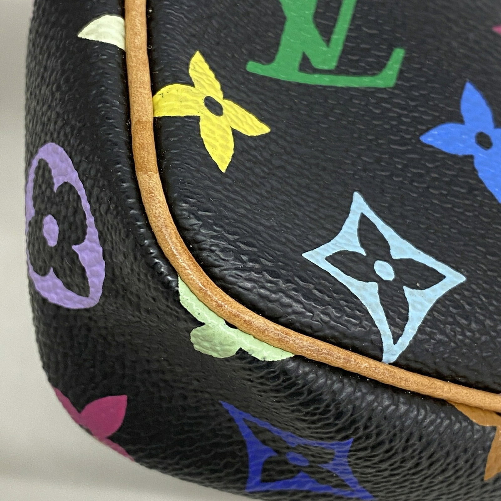 Louis Vuitton Pouch - 6
