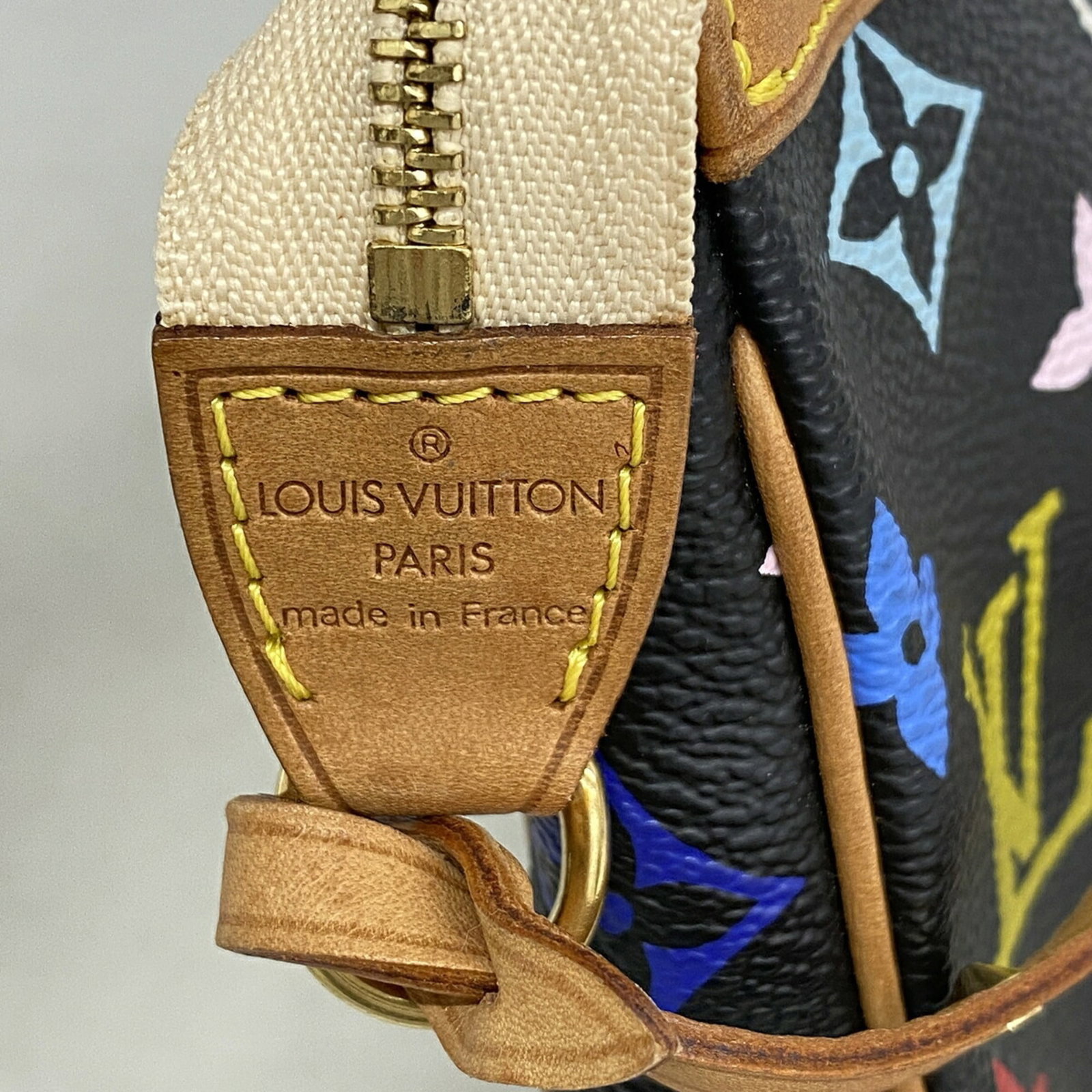 Louis Vuitton Pouch - 9