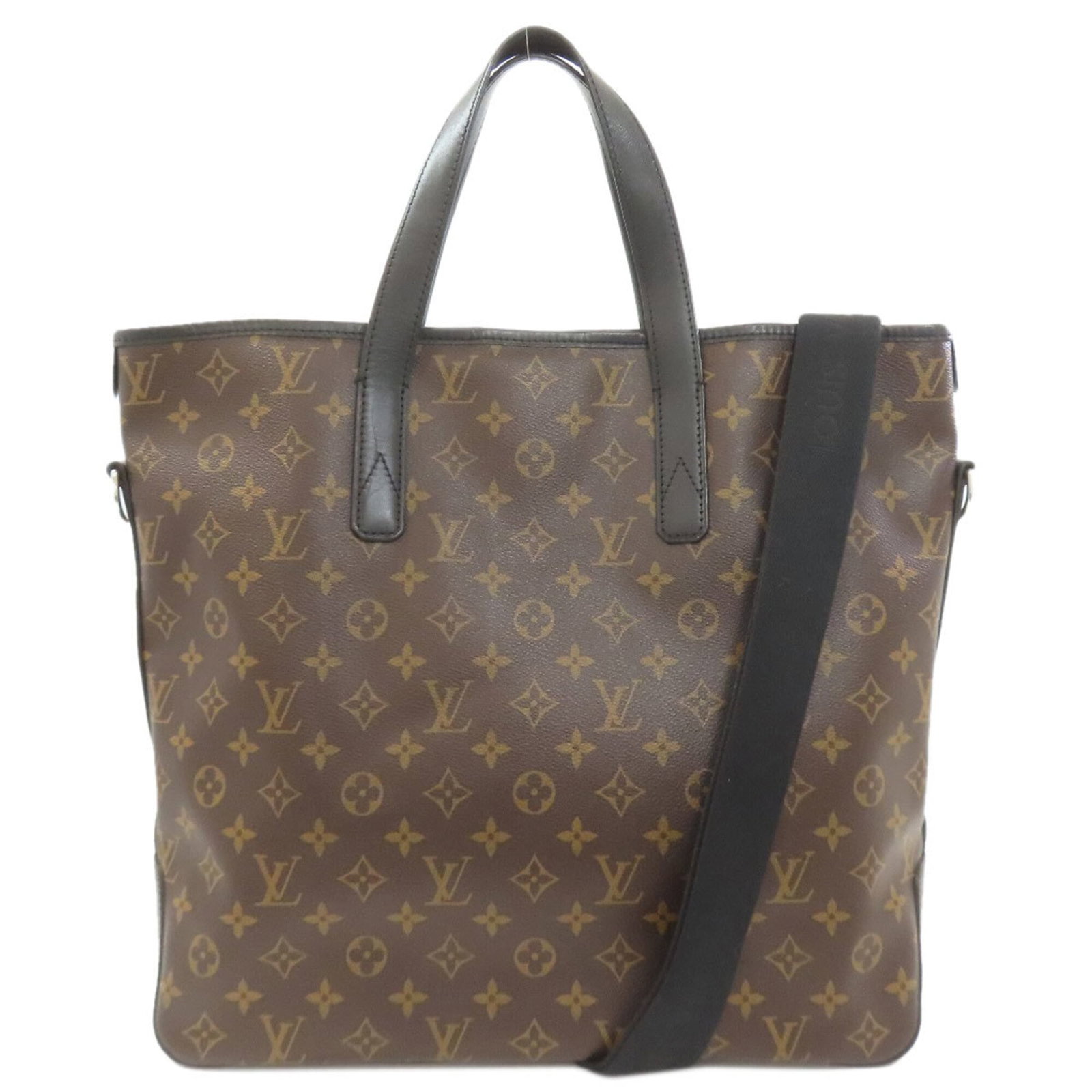 Handbag Louis Vuitton: Handbag Louis Vuitton Monogram Macassar Louis Vuitton handbag with iconic monogram pattern, available in a range of strap lengths from 117cm to 172cm, and measuring 36cm x 43cm x 11.5cm. This stylish 