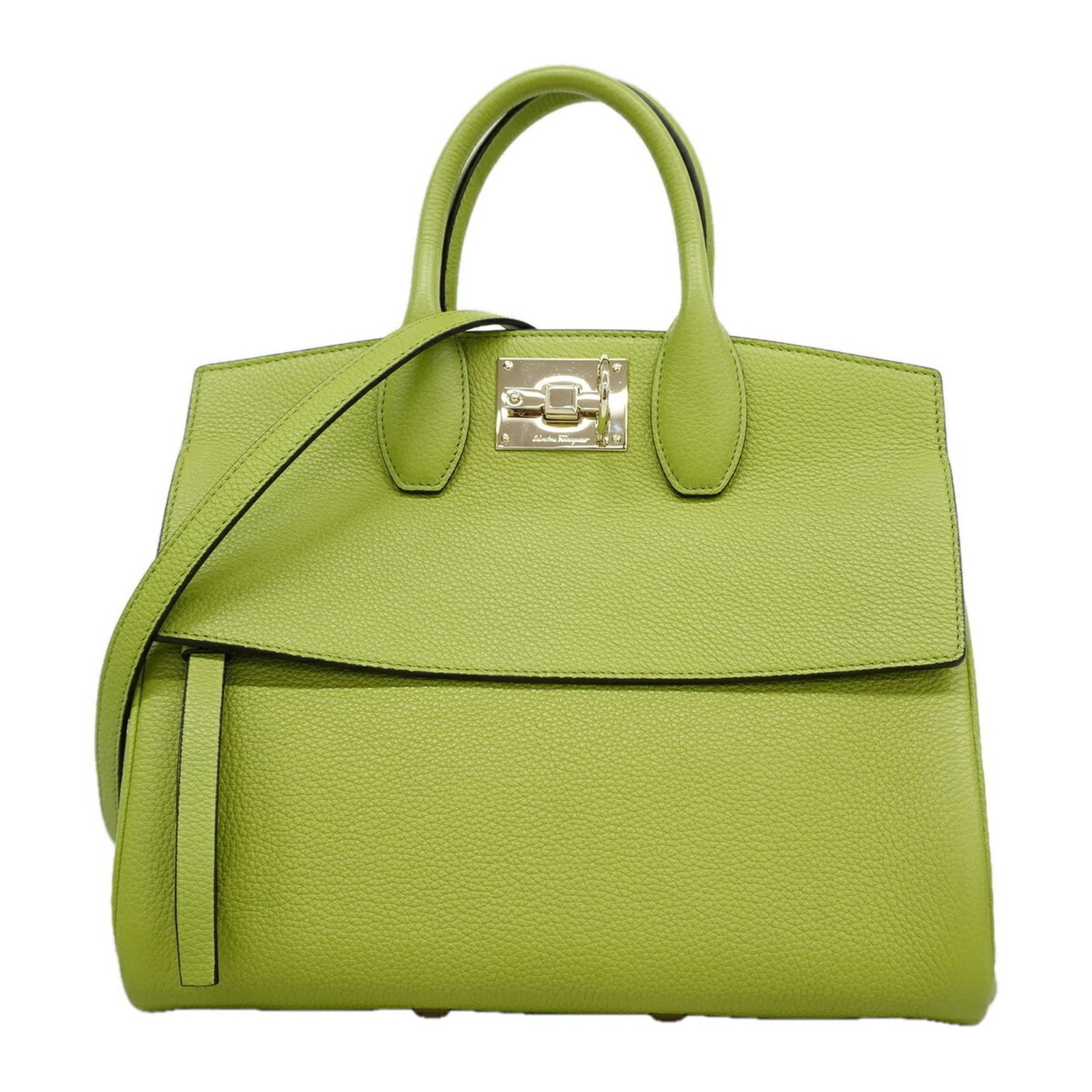 Salvatore Ferragamo Handbag Leather: Salvatore Ferragamo Handbag Leather Salvatore Ferragamo Handbag Leather is a high-quality green leather handbag with a size of 24cm x 27.5cm x 14cm. The bag features a classic design with a rich,