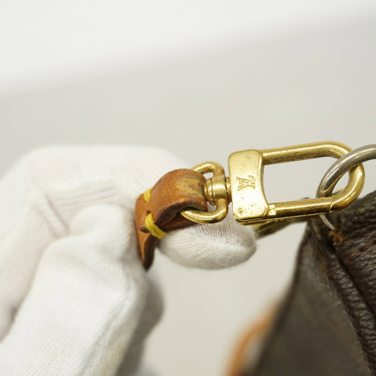 Louis Vuitton Pouch - 10