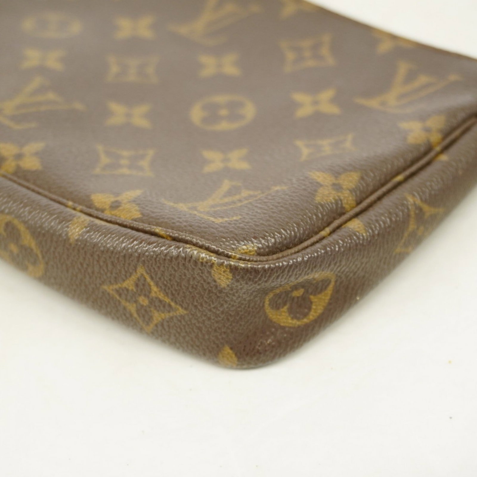 Louis Vuitton Pouch - 6
