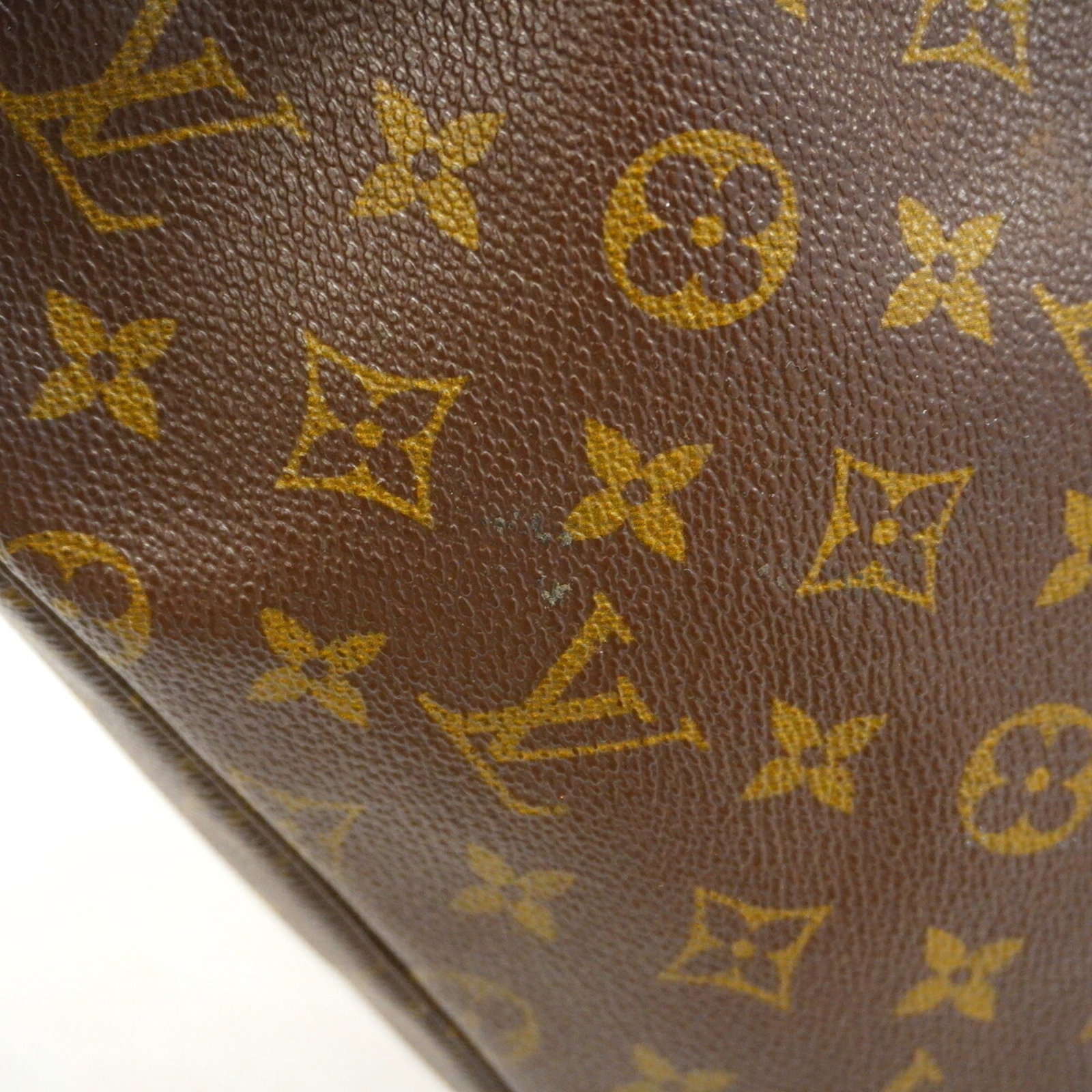 Louis Vuitton Pouch - 10