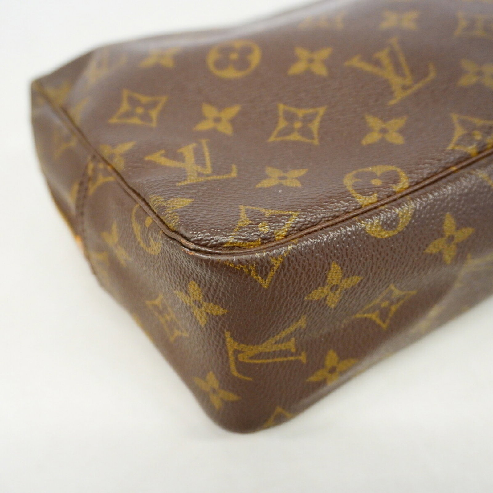 Louis Vuitton Pouch - 7