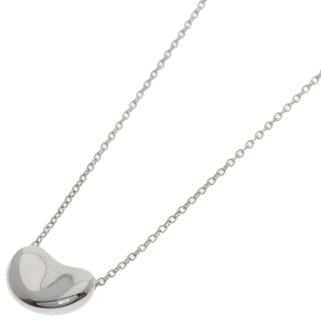 Silver Tiffany&Co. Bean Necklace: Silver Tiffany&Co. Bean Necklace Silver Tiffany&Co. Bean Necklace, a sleek and modern design, features a silver finish and a 17.9-inch length, making it a versatile accessory for everyday wear. This m