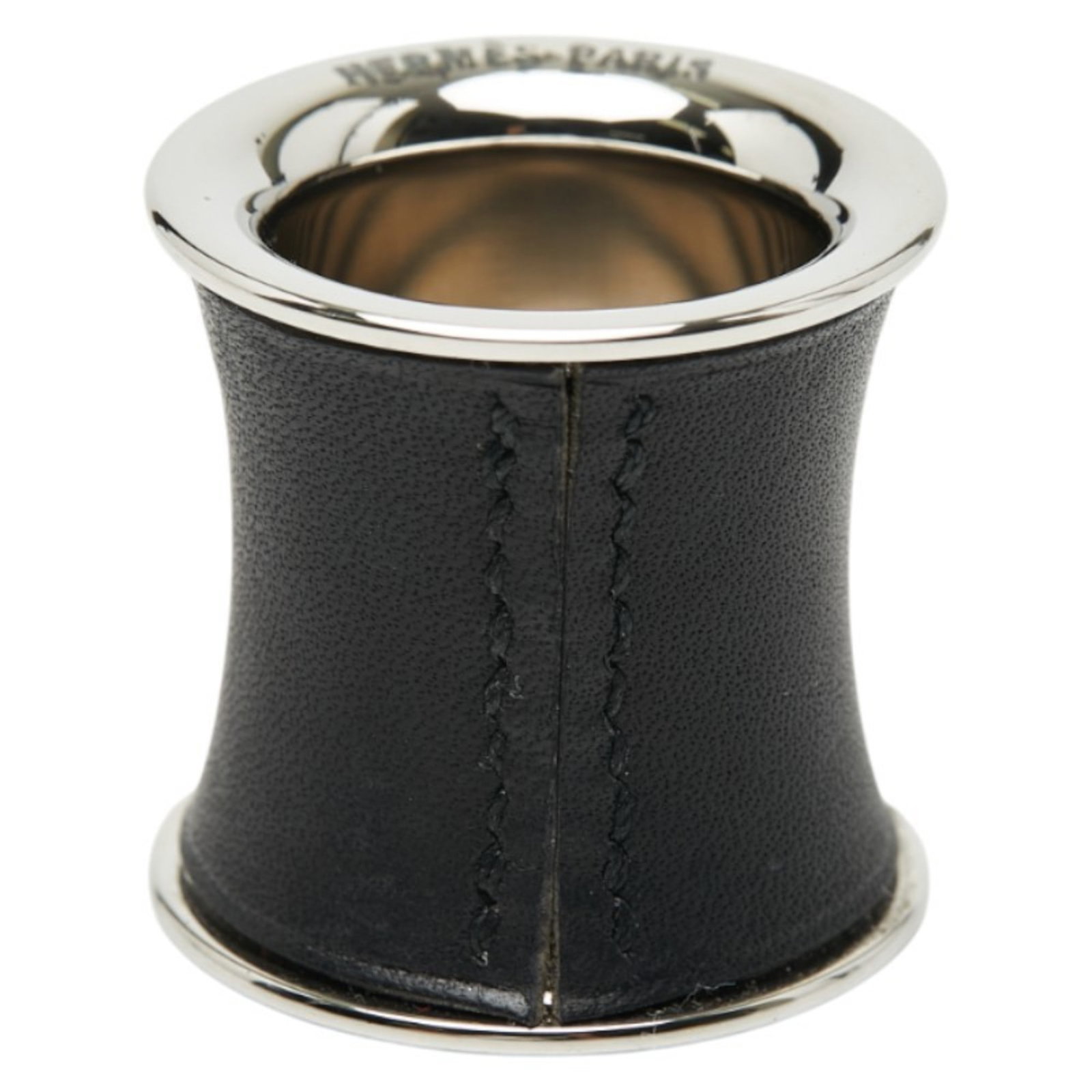 Metal Hermes Scarf Leather Ring: Metal Hermes Scarf Leather Ring Metal Hermes Scarf Leather Ring is a unique piece featuring a metal and leather design, with a black and silver color scheme. The ring measures 29.3cm x 29.8cm and is