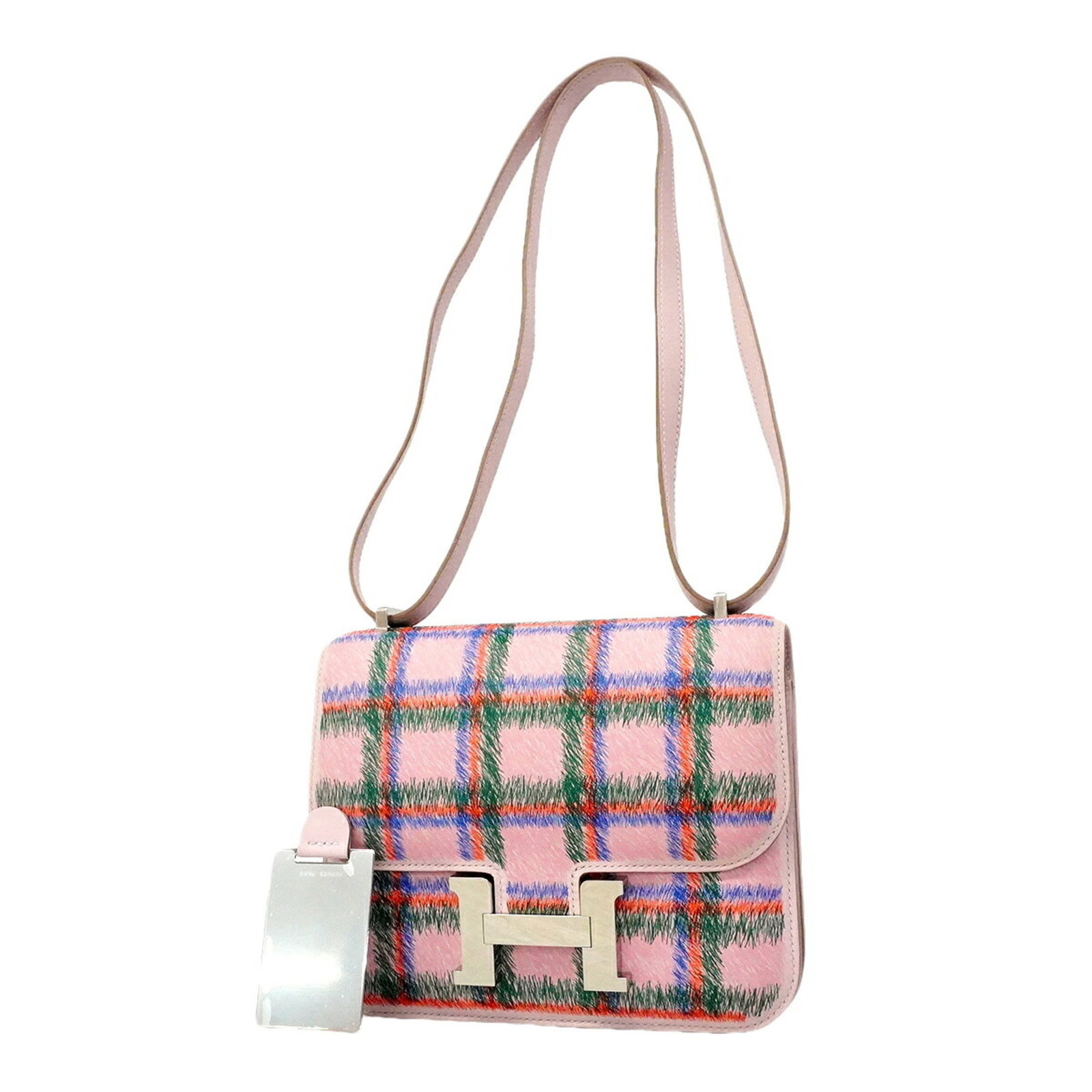 Hermes Leather Swift Shoulder Bag: Hermes Leather Swift Shoulder Bag Swift and chic, this pink Swift leather shoulder bag from Hermes boasts elegant silver hardware. Measuring 15.5cm x 18.5cm x 4cm, it offers a compact and stylish
