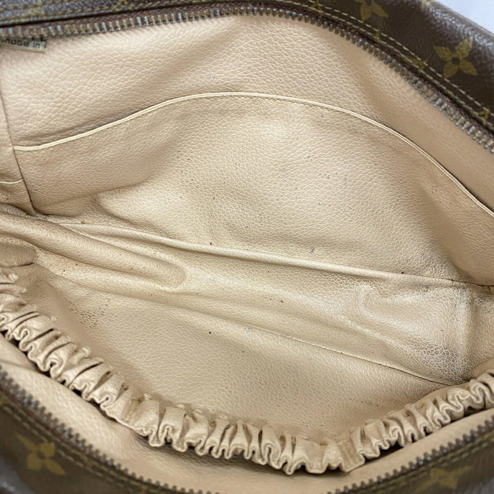 Louis Vuitton Pouch - 4