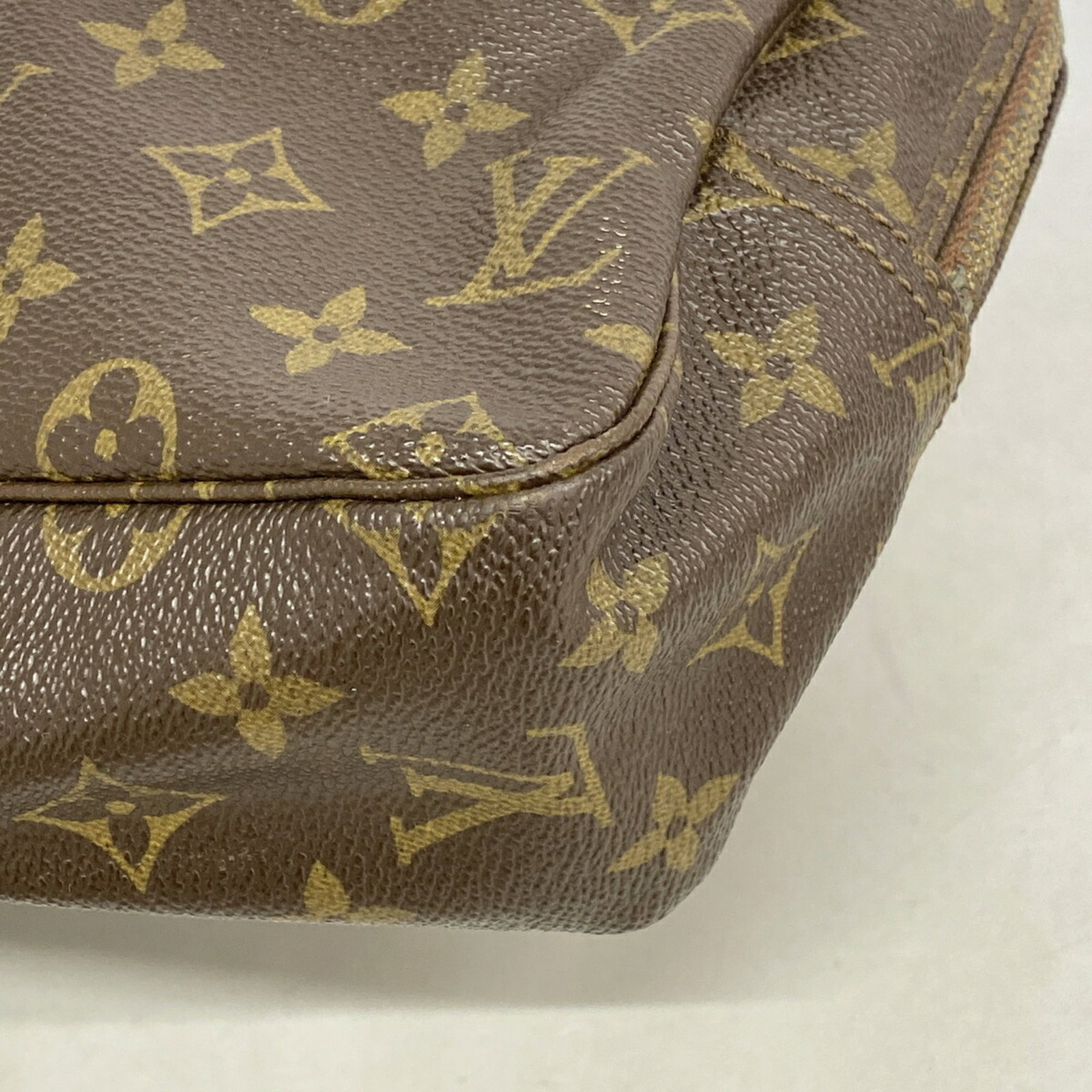 Louis Vuitton Pouch - 6