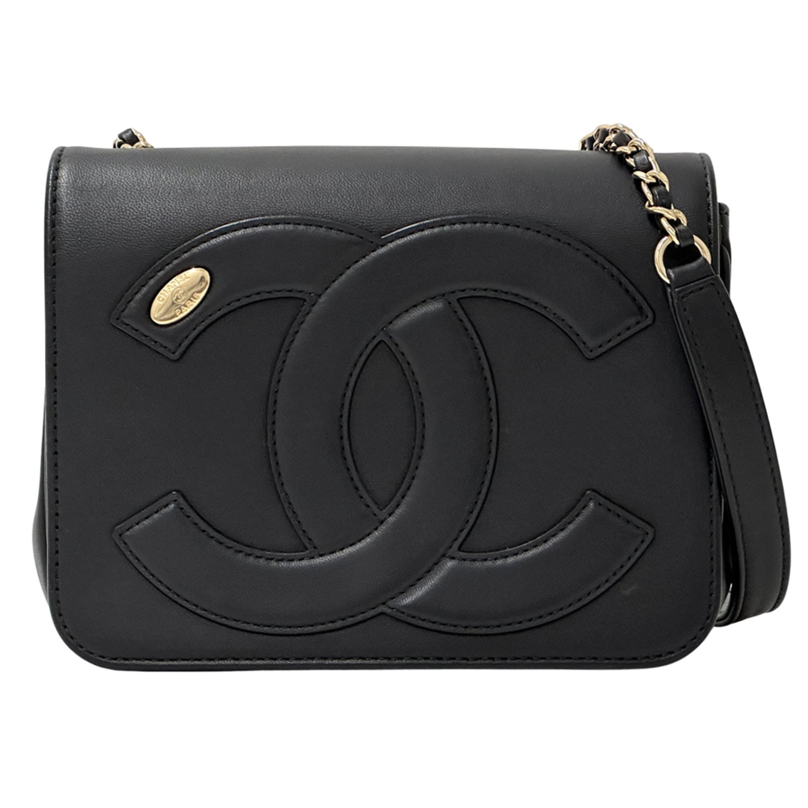 Shoulder Bag Leather Handbag Chanel: Shoulder Bag Leather Handbag Chanel Black leather shoulder bag with gold hardware, measuring 13.5cm x 18cm x 6cm. This Chanel handbag features high-quality leather construction and classic design.
