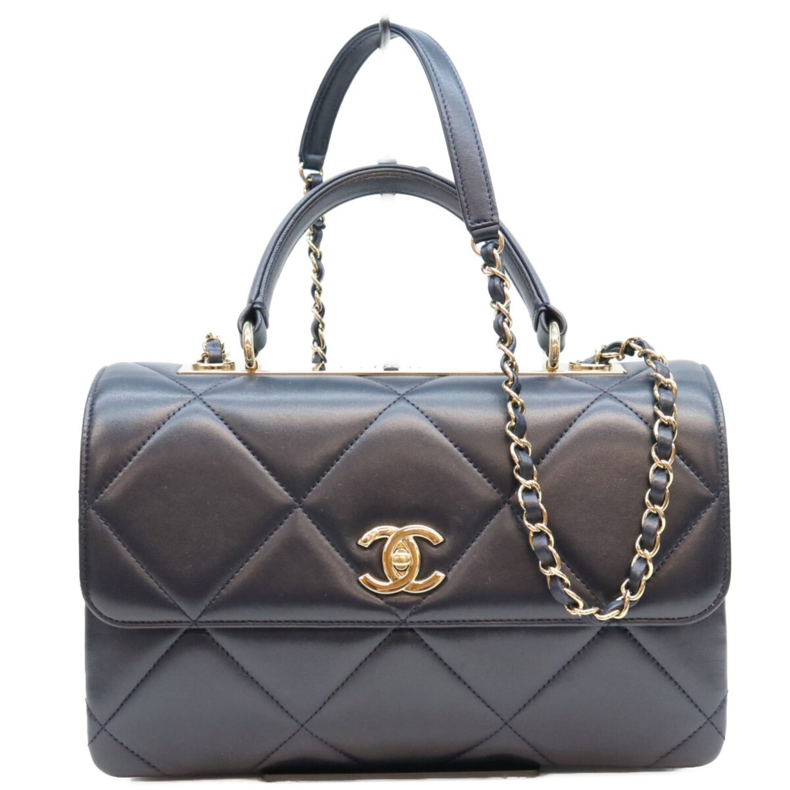 Shoulder Bag Leather Chanel: Shoulder Bag Leather Chanel Black leather shoulder bag from Chanel, featuring calfskin material and gold hardware. Measuring 15cm x 20.5cm x 8.5cm, this bag is a stylish and compact accessory. Its