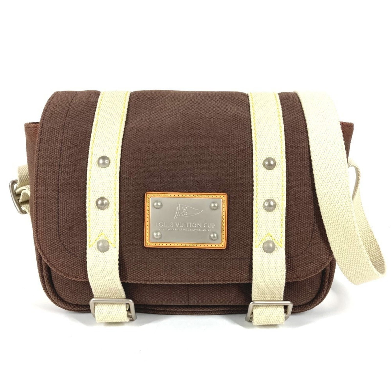 Shoulder Bag Canvas Louis Vuitton: Shoulder Bag Canvas Louis Vuitton Canvas Louis Vuitton shoulder bag in brown, featuring a classic design with a 19cm x 28cm x 9cm size. Made from high-quality canvas material, this bag is a timeless