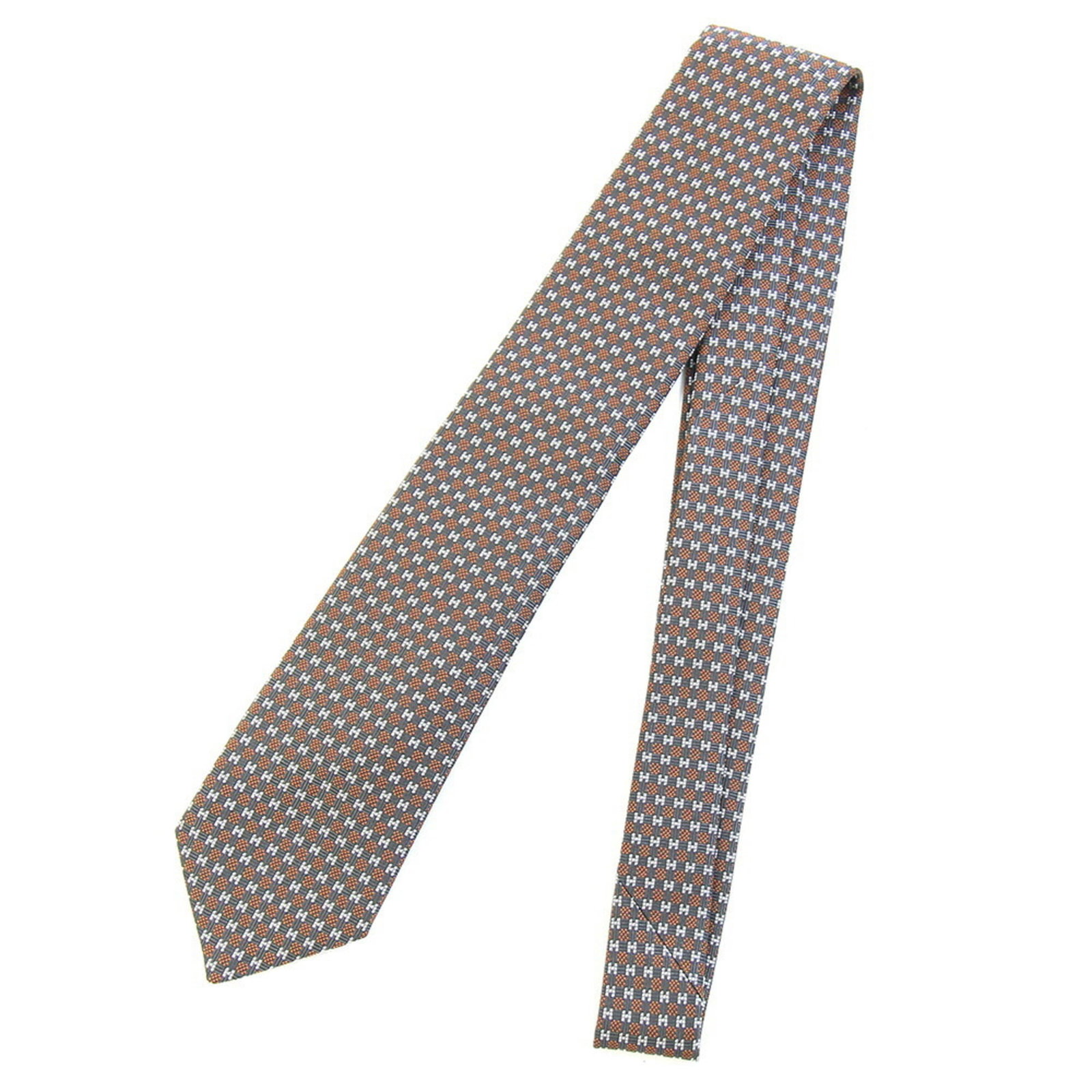 Silk Cravat Hermes: Silk Cravat Hermes Silk cravat from the renowned French brand Hermes, measuring 146cm in length, features a sophisticated gray and orange color combination, crafted from high-quality silk material.
