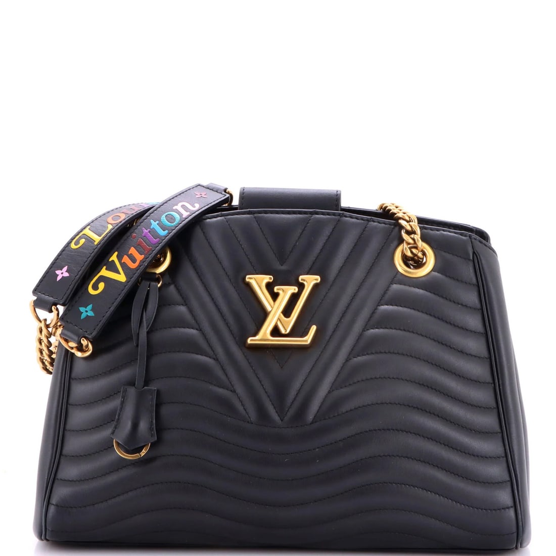 Quilted Leather Louis Vuitton Tote New Chain Wave: Quilted Leather Louis Vuitton Tote New Chain Wave Black quilted leather Louis Vuitton New Wave Chain Tote with a classic shoulder design, featuring a 10" handle drop and 20" strap drop. The exterior
