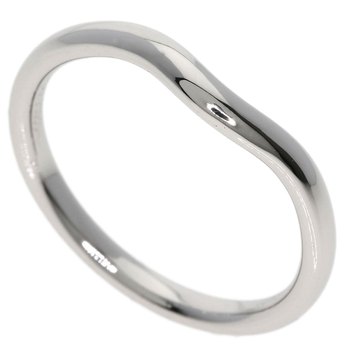 Tiffany Co Platinum Ring Band Curved: Tiffany Co Platinum Ring Band Curved Tiffany & Co's Platinum Ring Band Curved showcases a sleek, silver-toned platinum design with a curved silhouette, characteristic of the brand's iconic style. This
