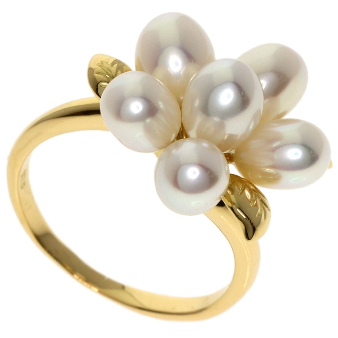 Yellow Gold Flower Ring Pearl K18 Tasaki: Yellow Gold Flower Ring Pearl K18 Tasaki K18 Yellow Gold Flower Ring Pearl features a delicate gold band adorned with a beautiful pearl, showcasing the luxurious feel of 18k gold. The ring's elegant