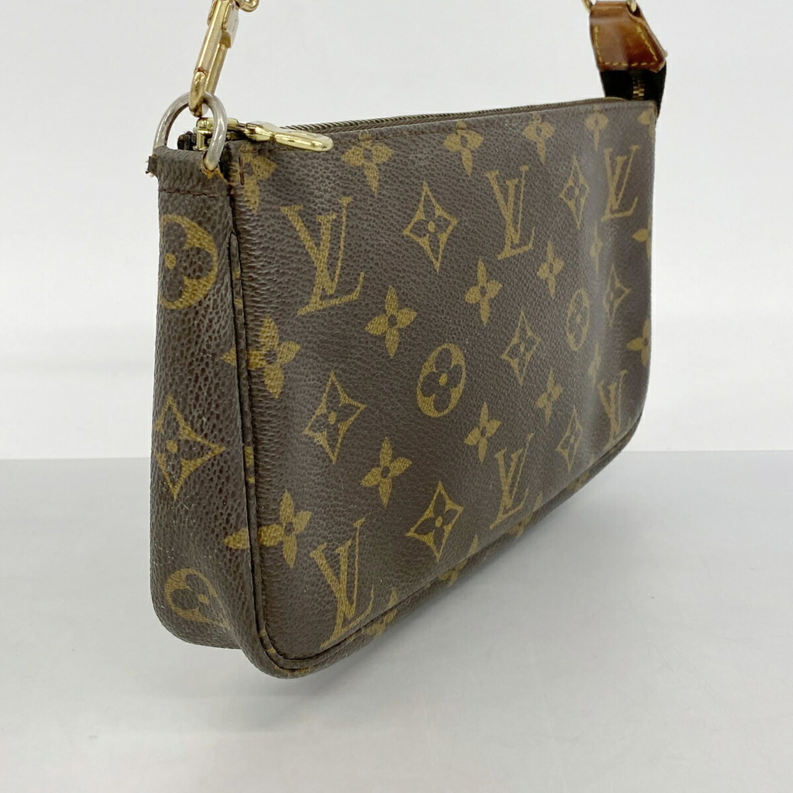 Louis Vuitton Pouch - 2